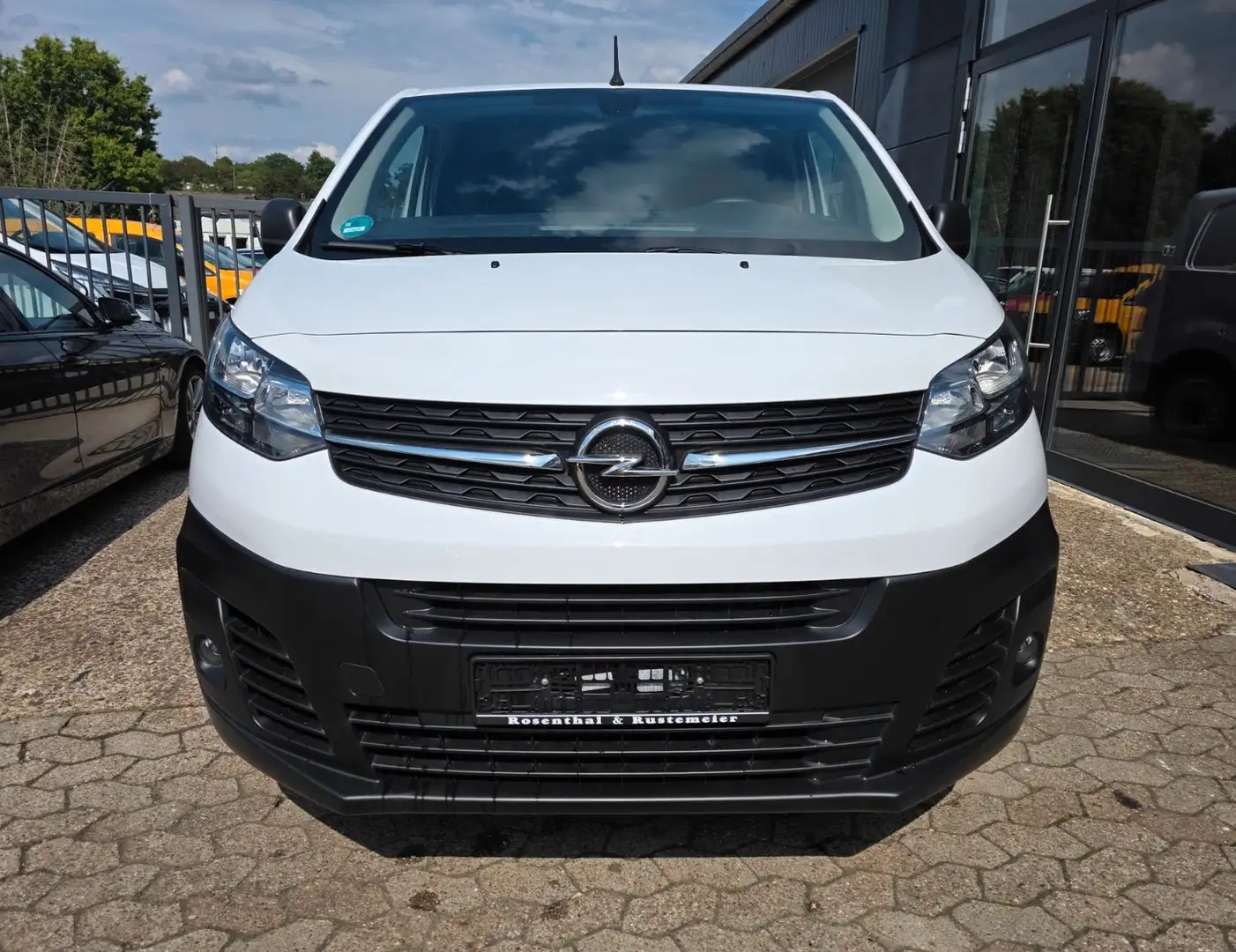 Opel Vivaro KastenL2 Edition M 1.5d 88Kw Klima Kamera Weiß - 2