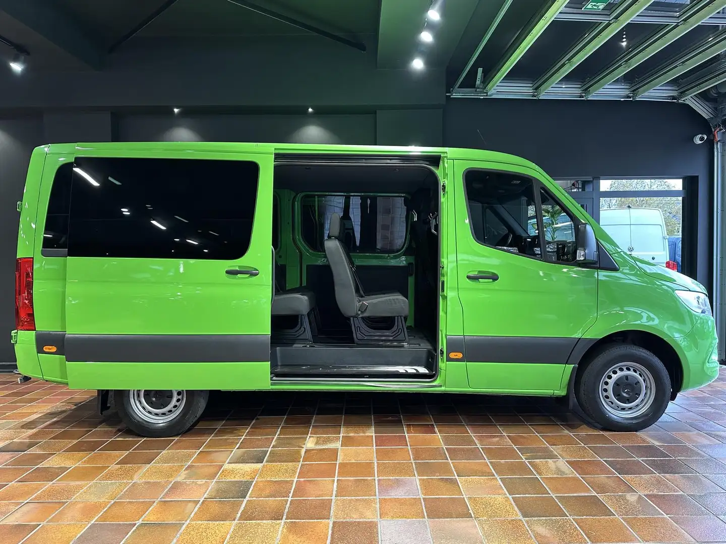Mercedes-Benz Sprinter TOURER 316 L2 9SITZE 2xSCH-TÜR AHK-3,5T MBUX10,25" Vert - 2