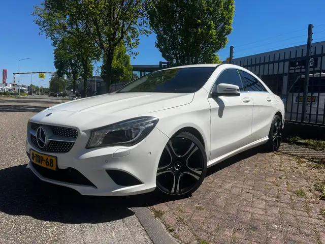 Mercedes-Benz CLA 180 Ambition (Parkeersensoren, Stoelverwarming, NL-aut