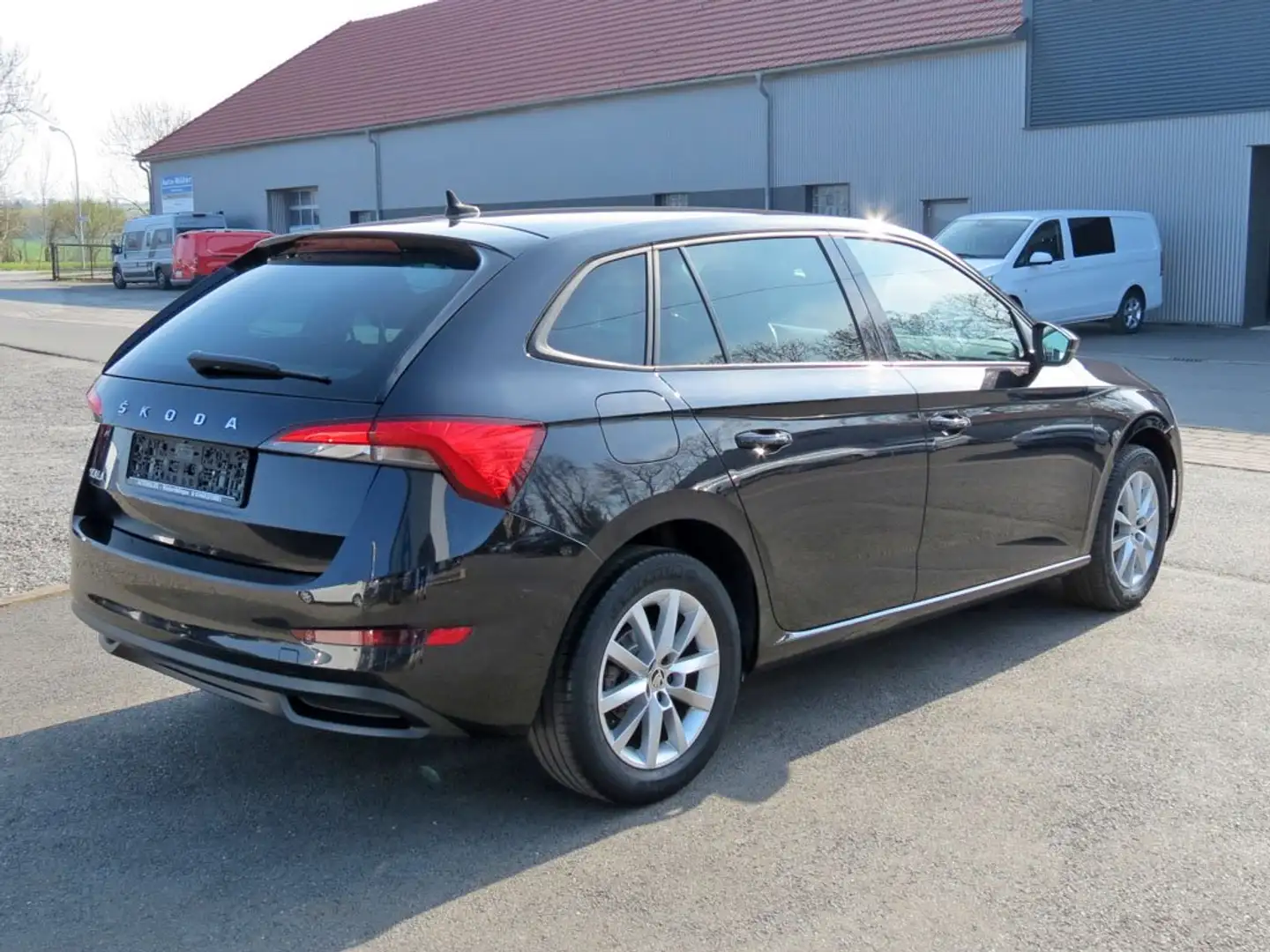 Skoda Scala Ambition 1.6 TDI DPF DSG Komfort-Paket LED Schwarz - 2