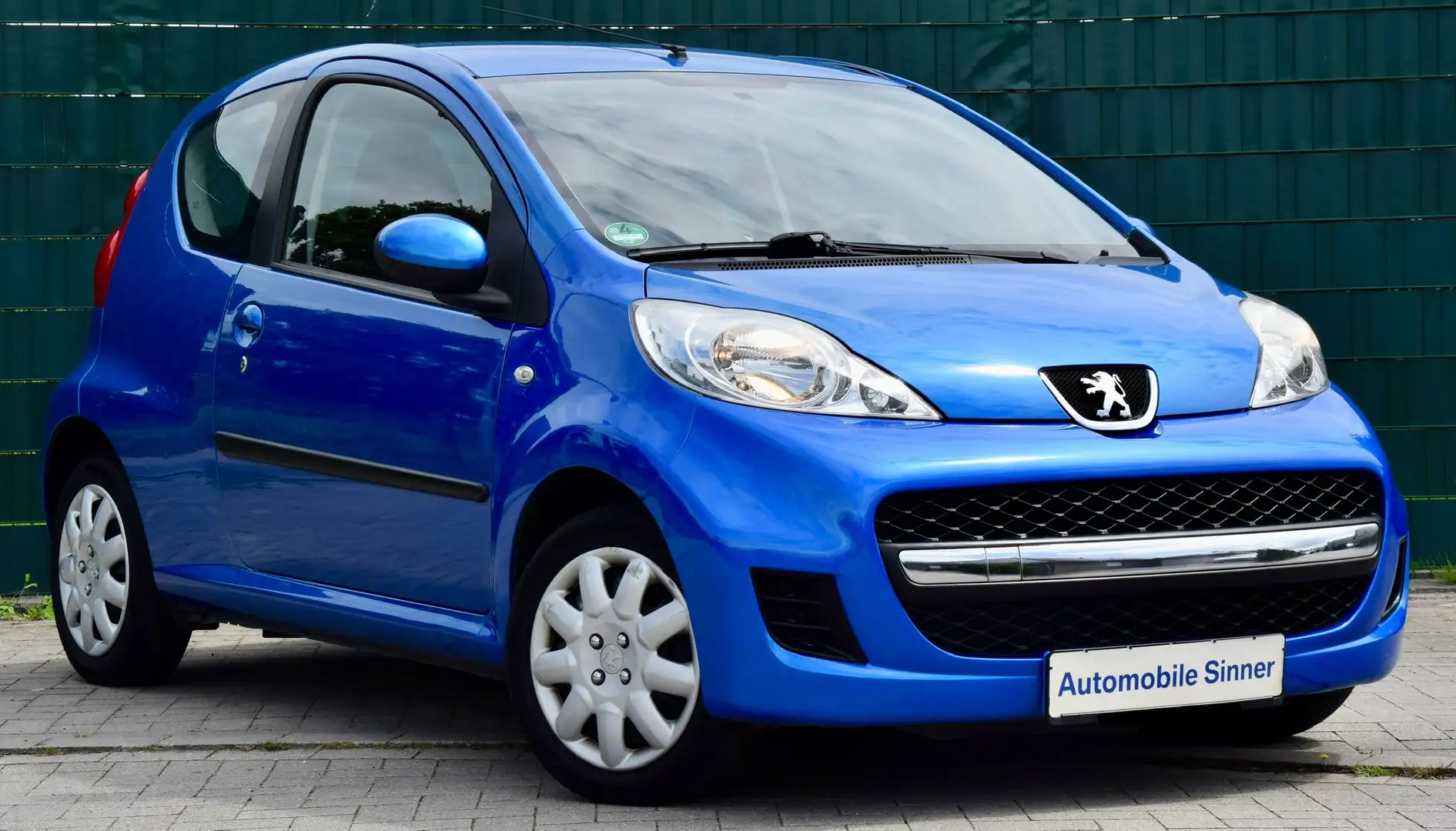 Peugeot 107 1,0l Filou+ Isofux+ Gepflegt+ Garagenwagen+ TÜV plava - 2