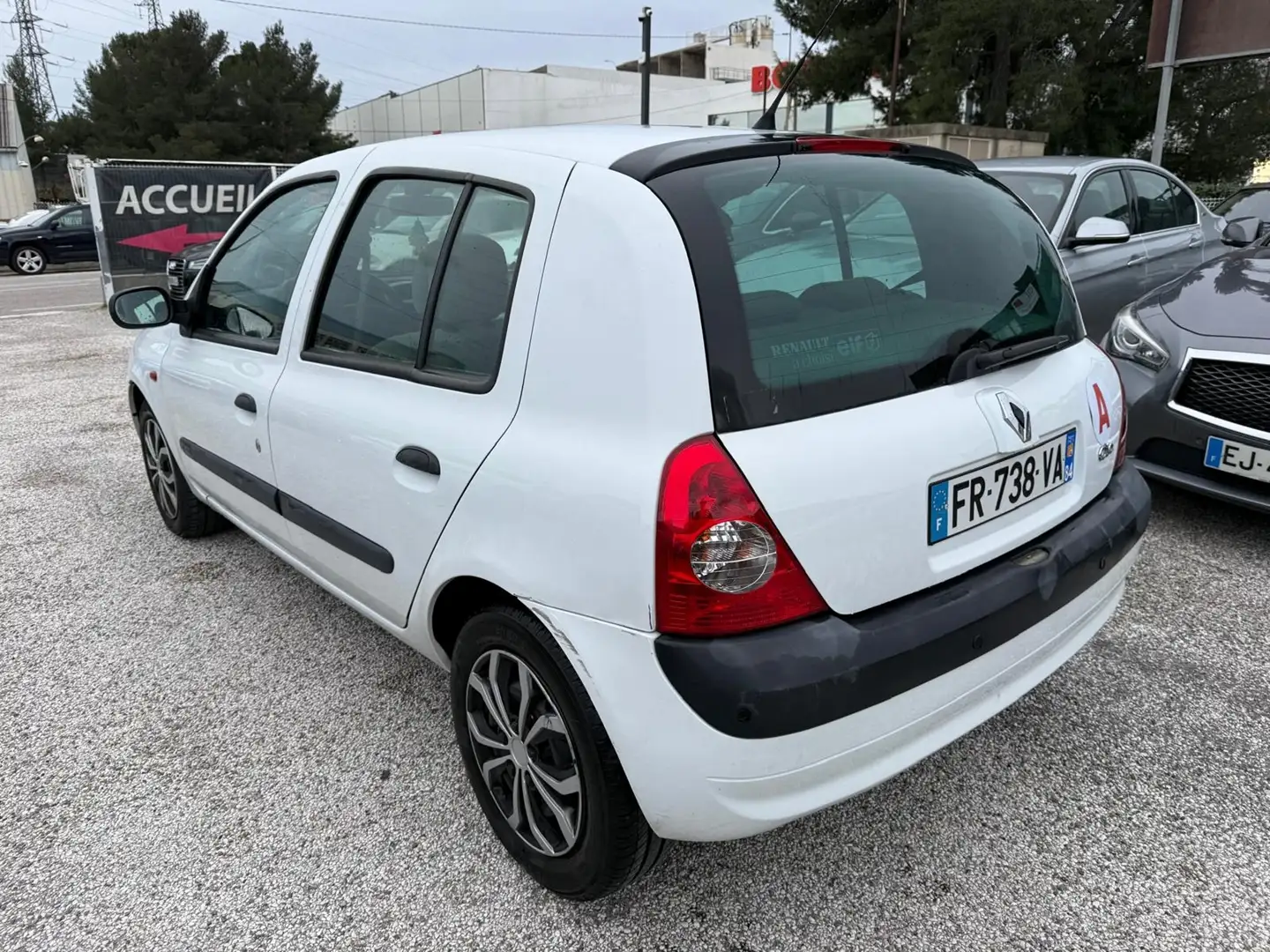 Renault Clio 1.4 16V 98CH EXPRESSION BVA 5P Weiß - 2