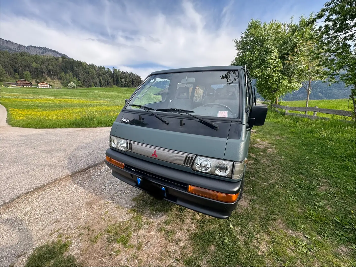 Mitsubishi L300 L 300 - 2