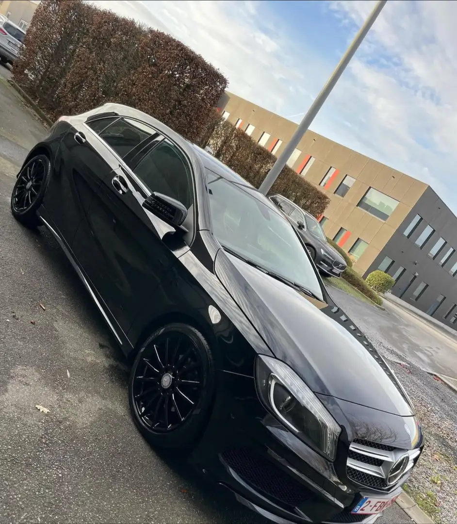 Mercedes-Benz A 180 AMG LINE - Griffe Carrosserie coter passager - 1