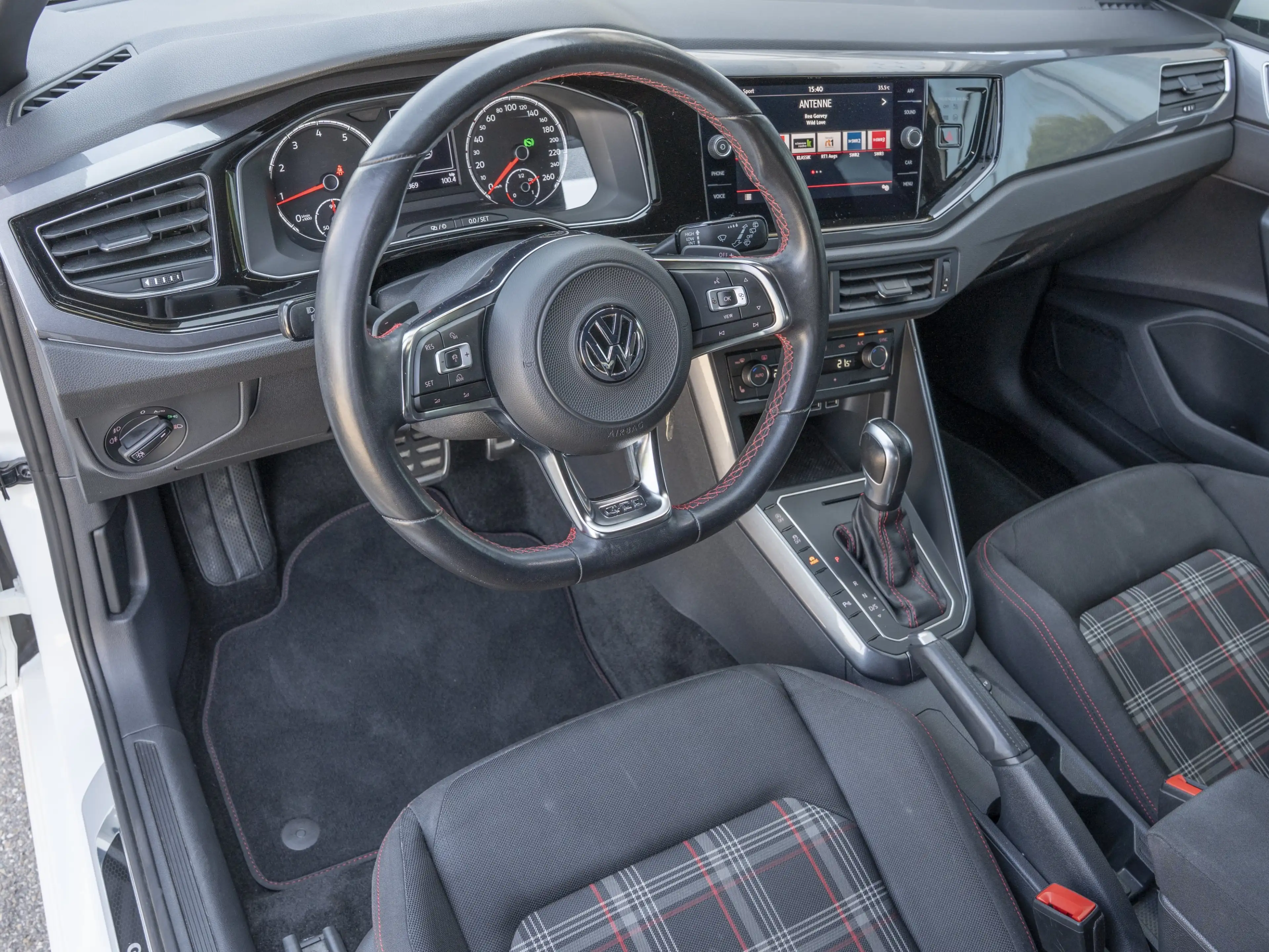 Volkswagen Polo GTI VI TSI DSG LED Klimaaut PDC ACC Connect — photo 6