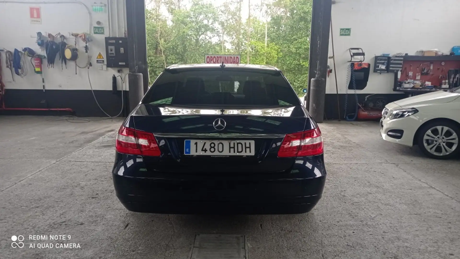 Mercedes-Benz E 220 220CDI BE Aut. Negro - 2