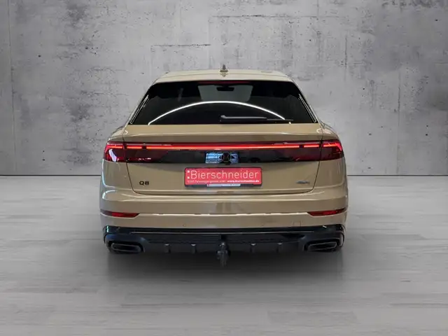 Audi Q8 view 6
