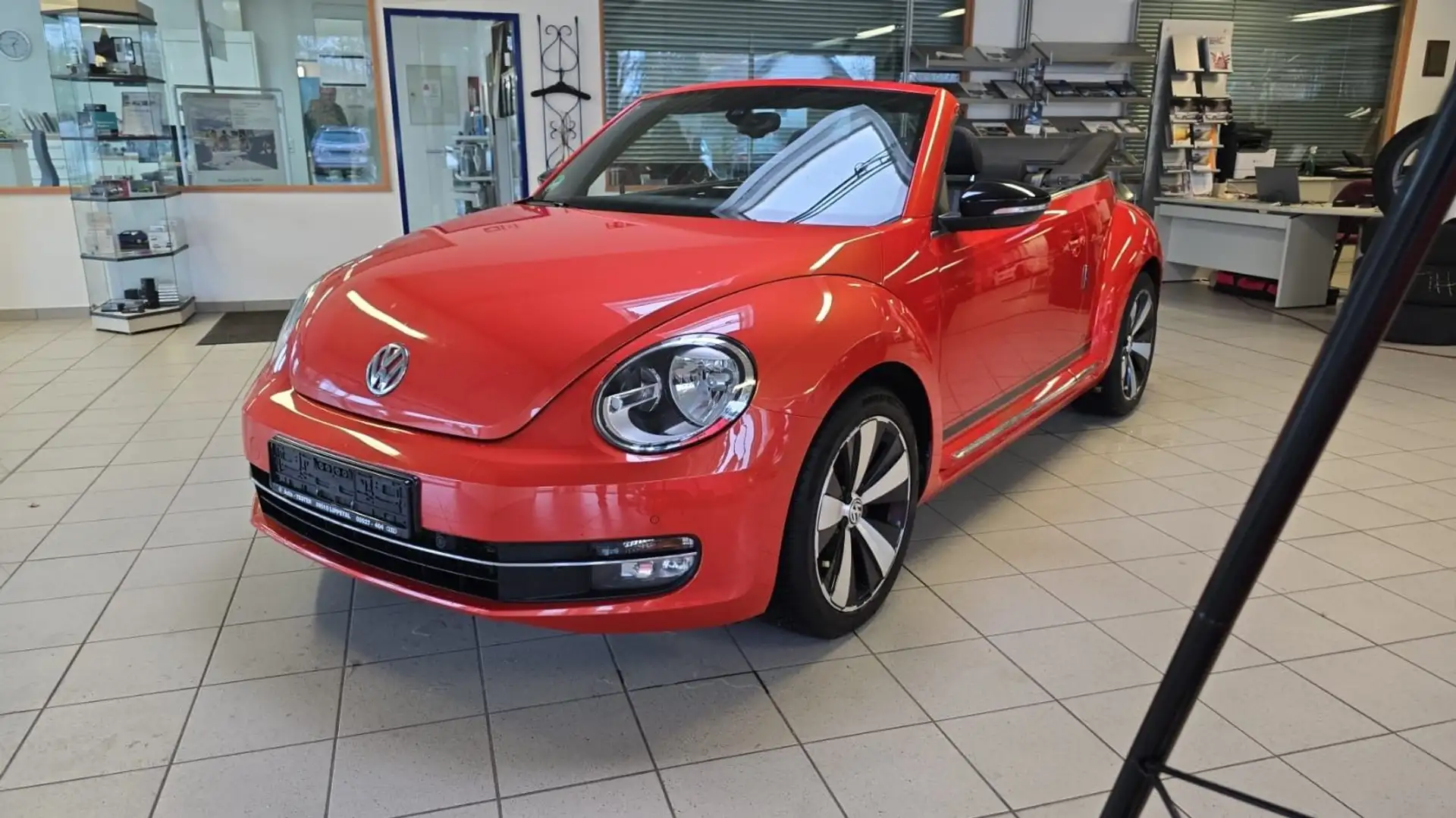Volkswagen Beetle Cabrio 2.0 TDI Club NAV Bluetooth GRA PDC Rot - 1