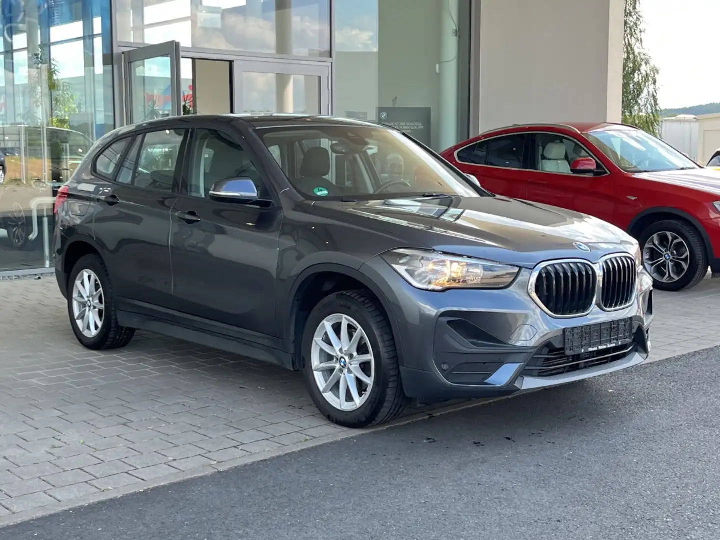 BMW X1 sDrive18d Advantage Navi.RfK.PDC.Tempomat.SH Grau - 2