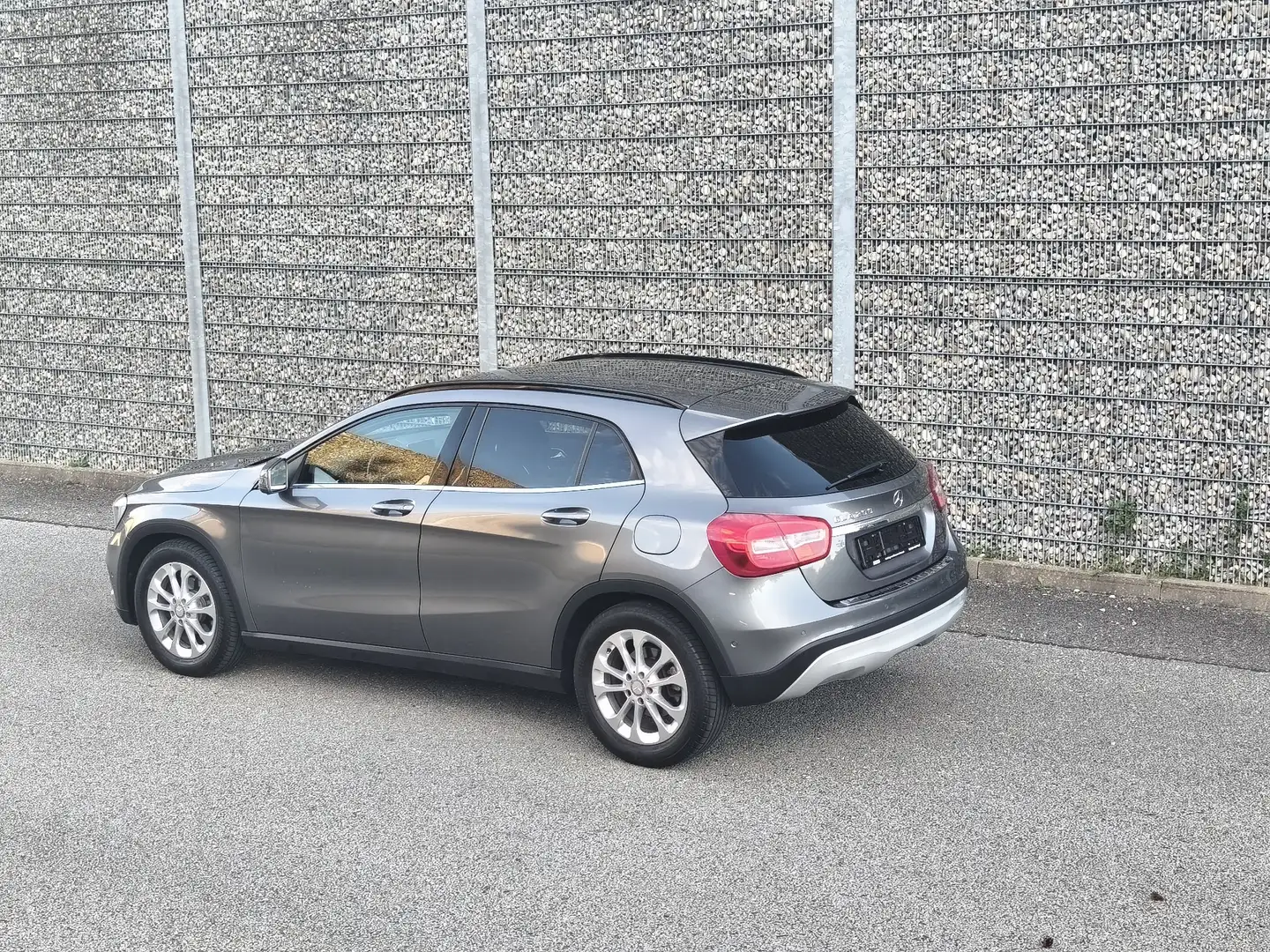 Mercedes-Benz GLA 200 GLA 200 7G-DCT Urban mit wenig Kilometer Argent - 2