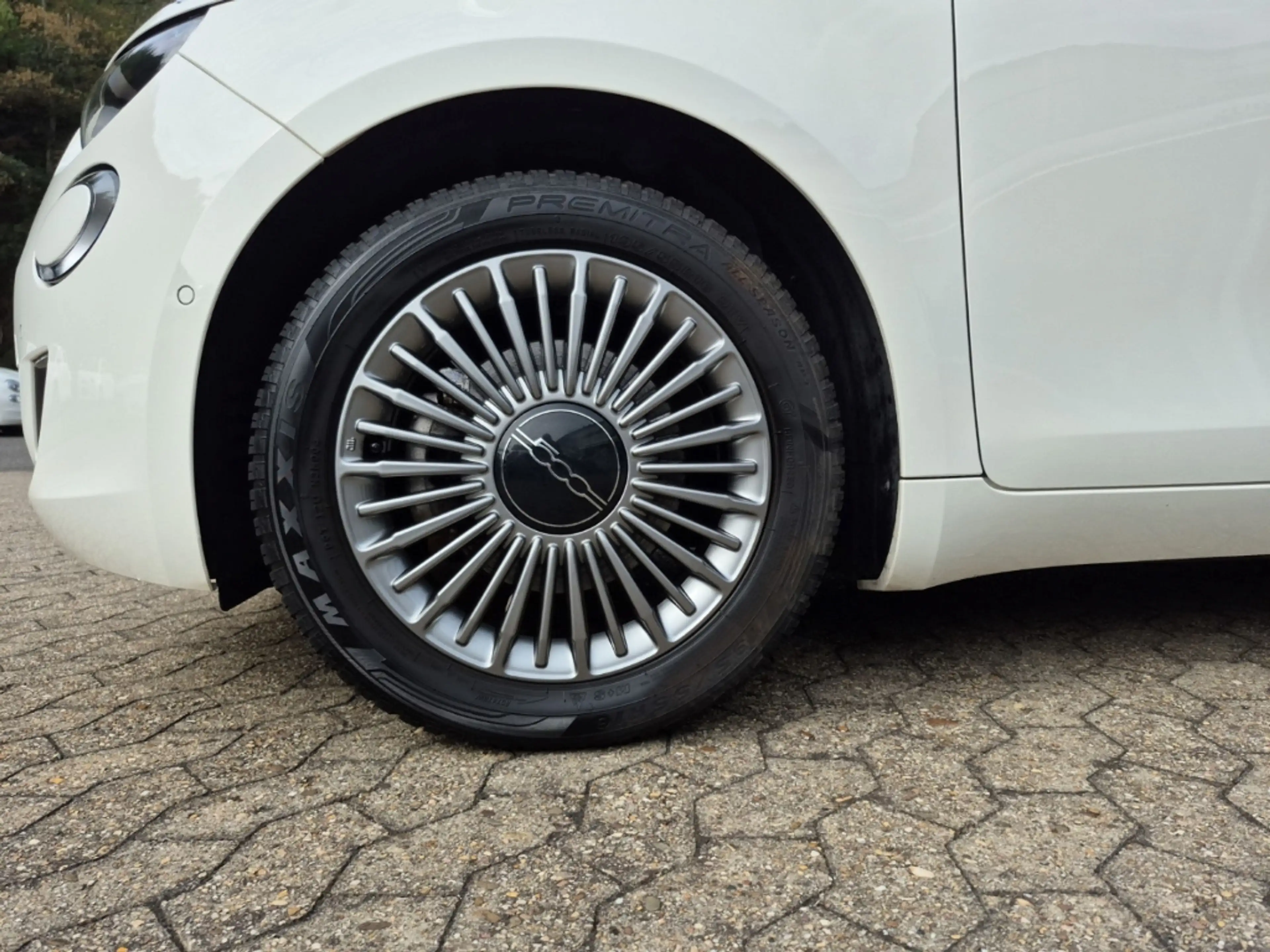 Fiat 500e LM Rückfahrkamera Keyless Sitzheizung — photo 13