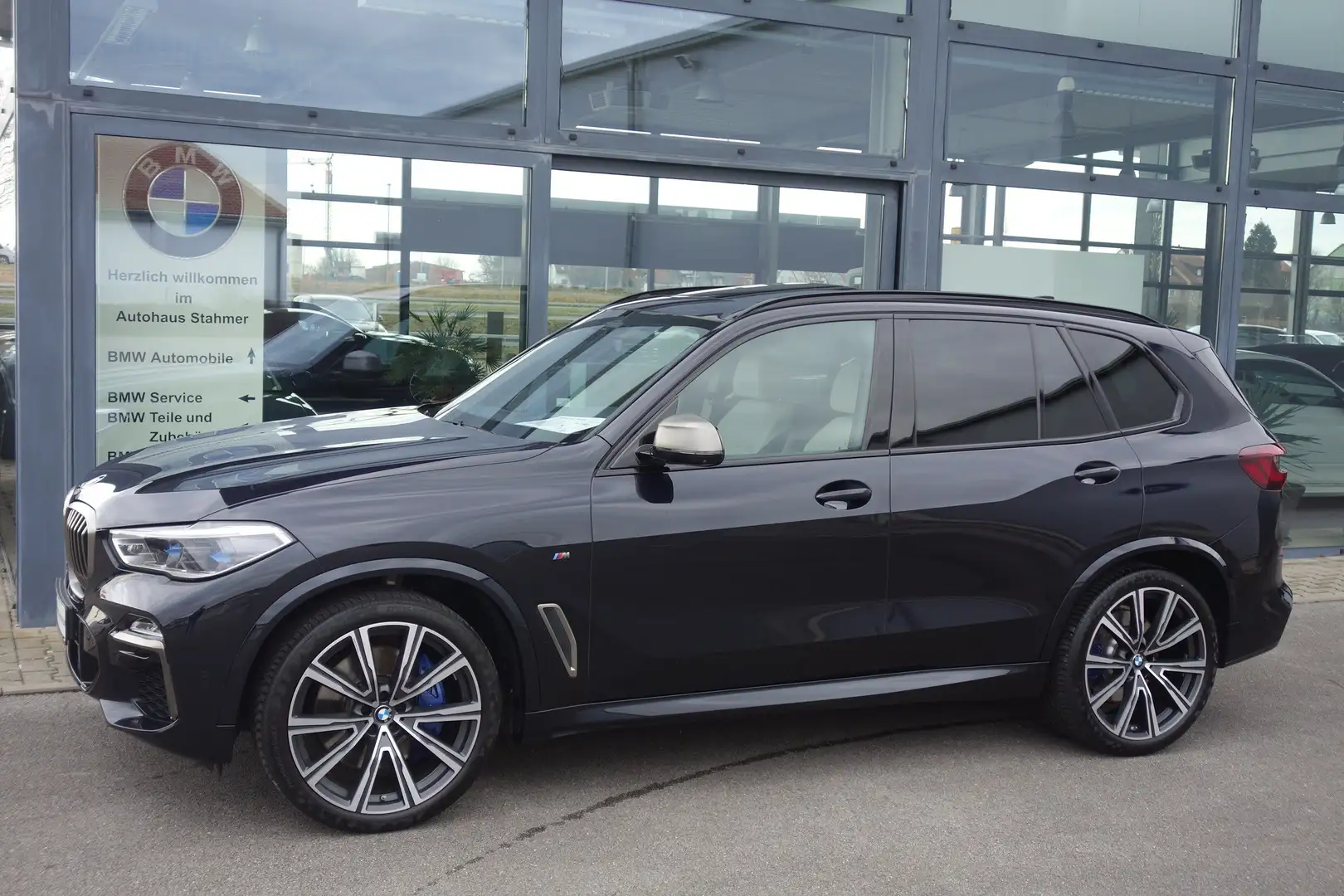 BMW X5 M 50d B&W Surround Head-Up DAB Aktivlenkung Schwarz - 2