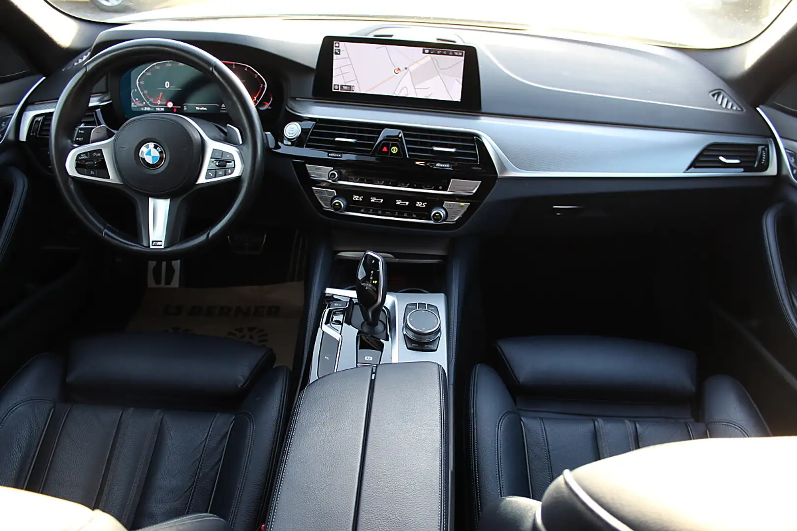 BMW 520 d 48 V Touring Aut. M-Paket, Virtuell Tacho, Pa... Grau - 2