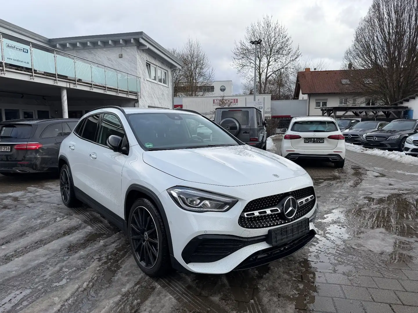 Mercedes-Benz GLA 250 4Matic*AMG*Night*MBUX*20"*RCAM*AHK Silber - 1