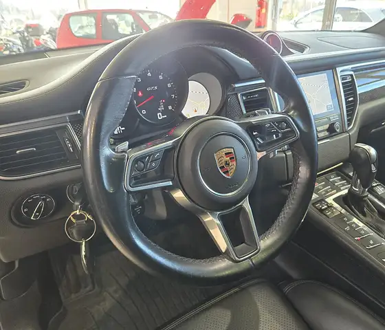 Porsche Macan Automatik Allrad GTS --CARBON/STANDHEIZUNG-- Ansicht 4
