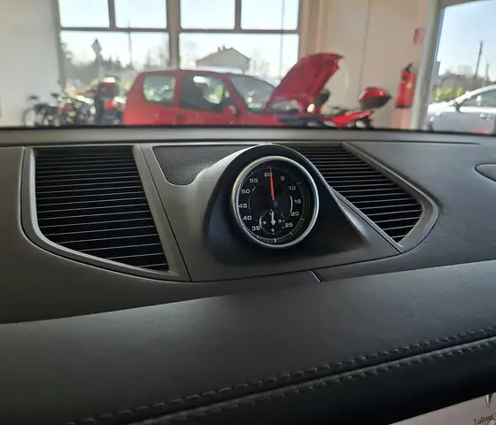 Porsche Macan Automatik Allrad GTS --CARBON/STANDHEIZUNG-- Ansicht 5