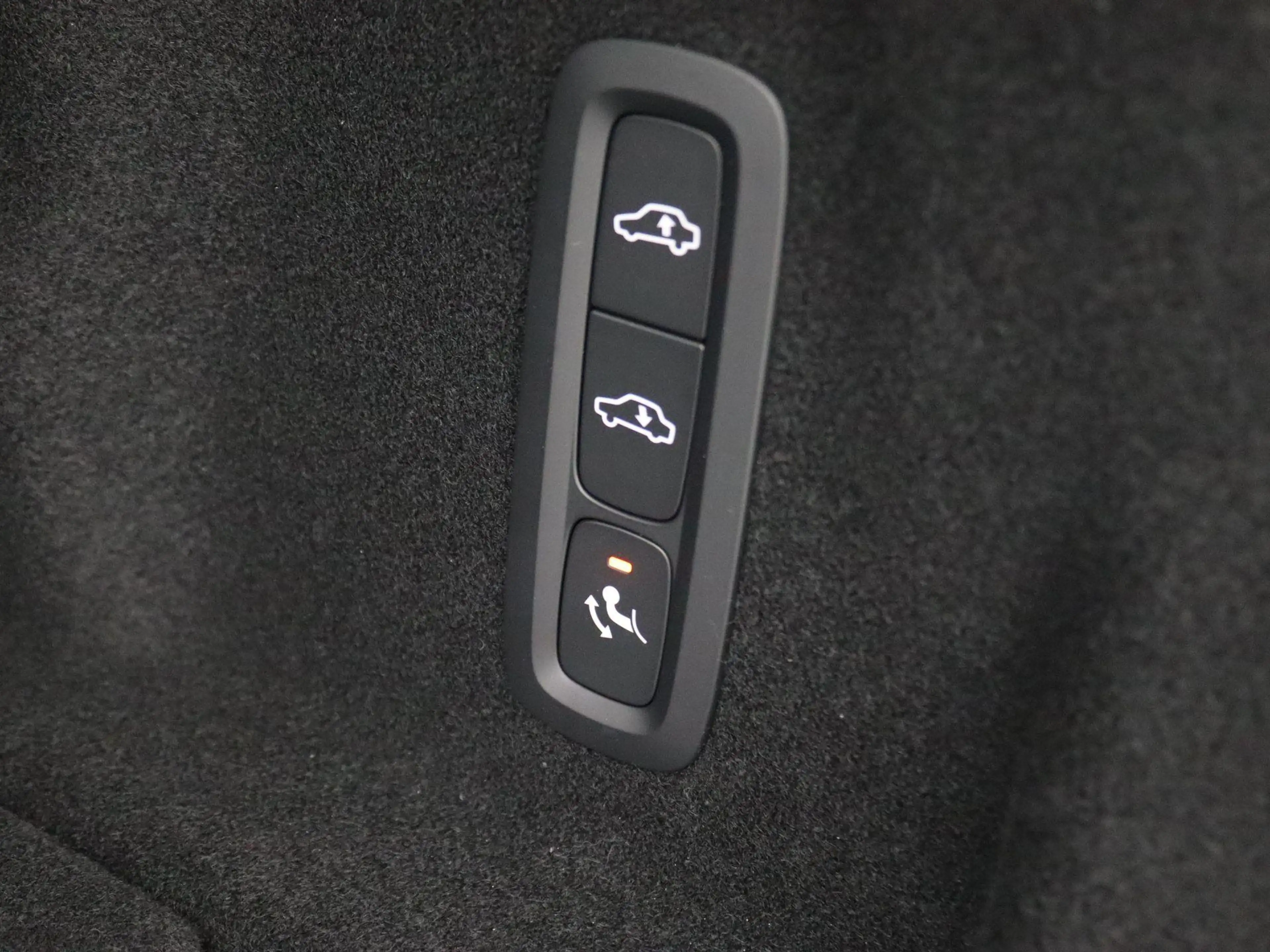 Volvo XC60 2.0 T6 Plug-in hybrid AWD Plus Dark 355PK Aut. Pan — photo 49