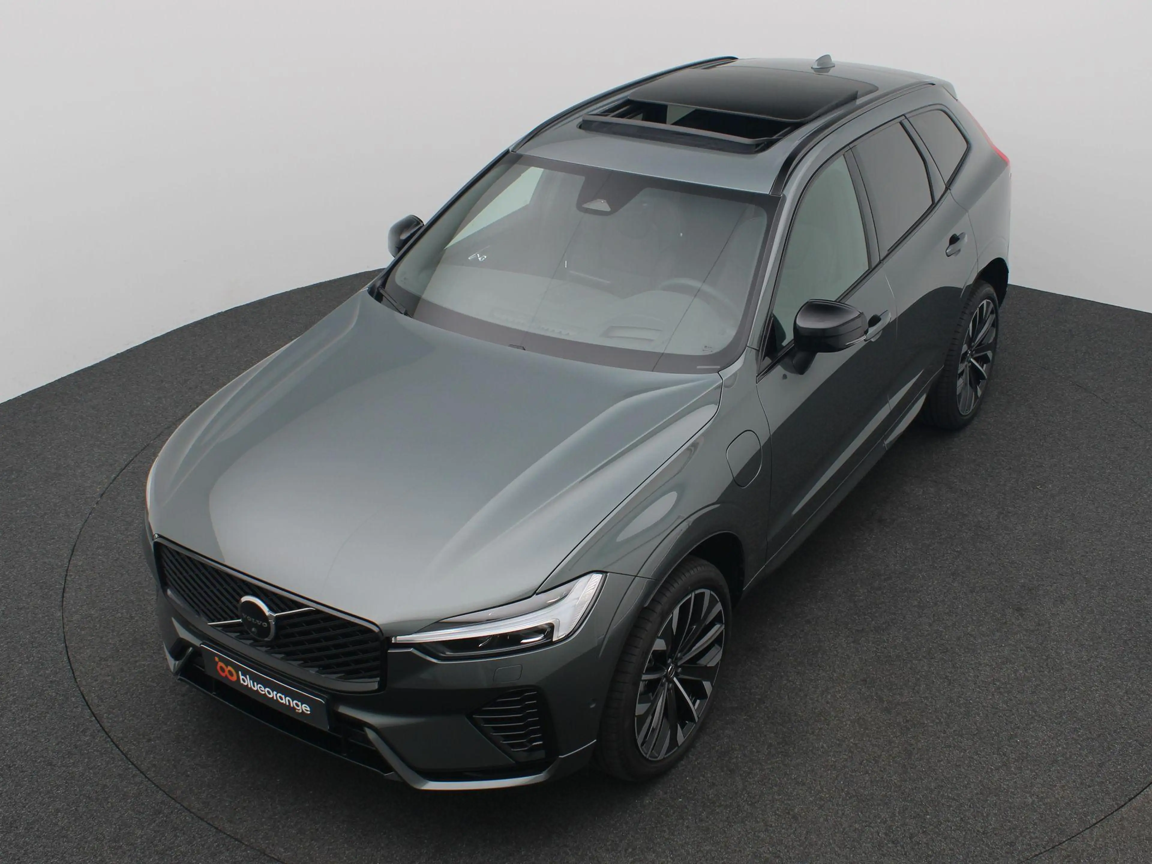 Volvo XC60 2.0 T6 Plug-in hybrid AWD Plus Dark 355PK Aut. Pan — photo 14