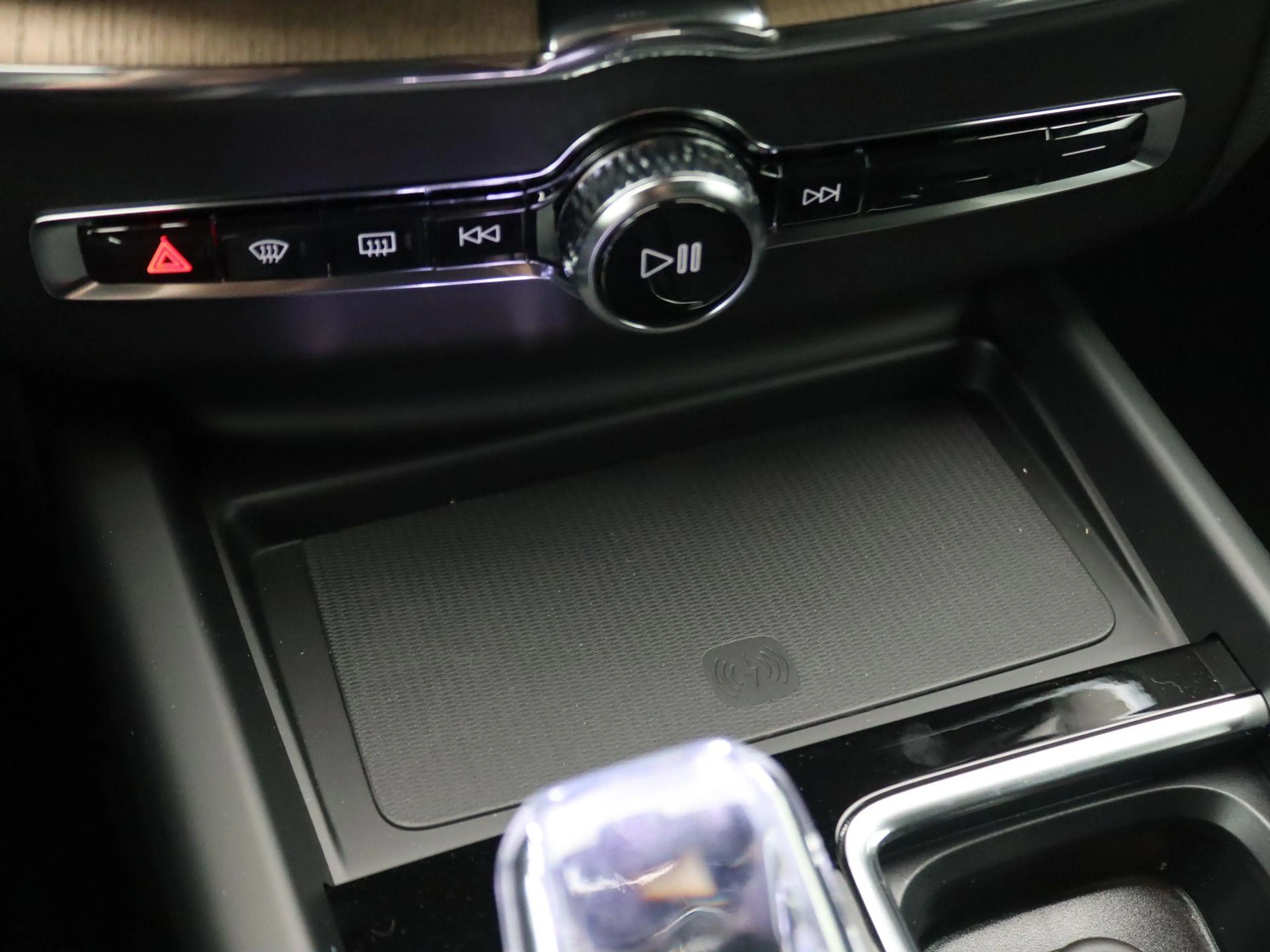 Volvo XC60 2.0 T6 Plug-in hybrid AWD Plus Dark 355PK Aut. Pan — photo 36