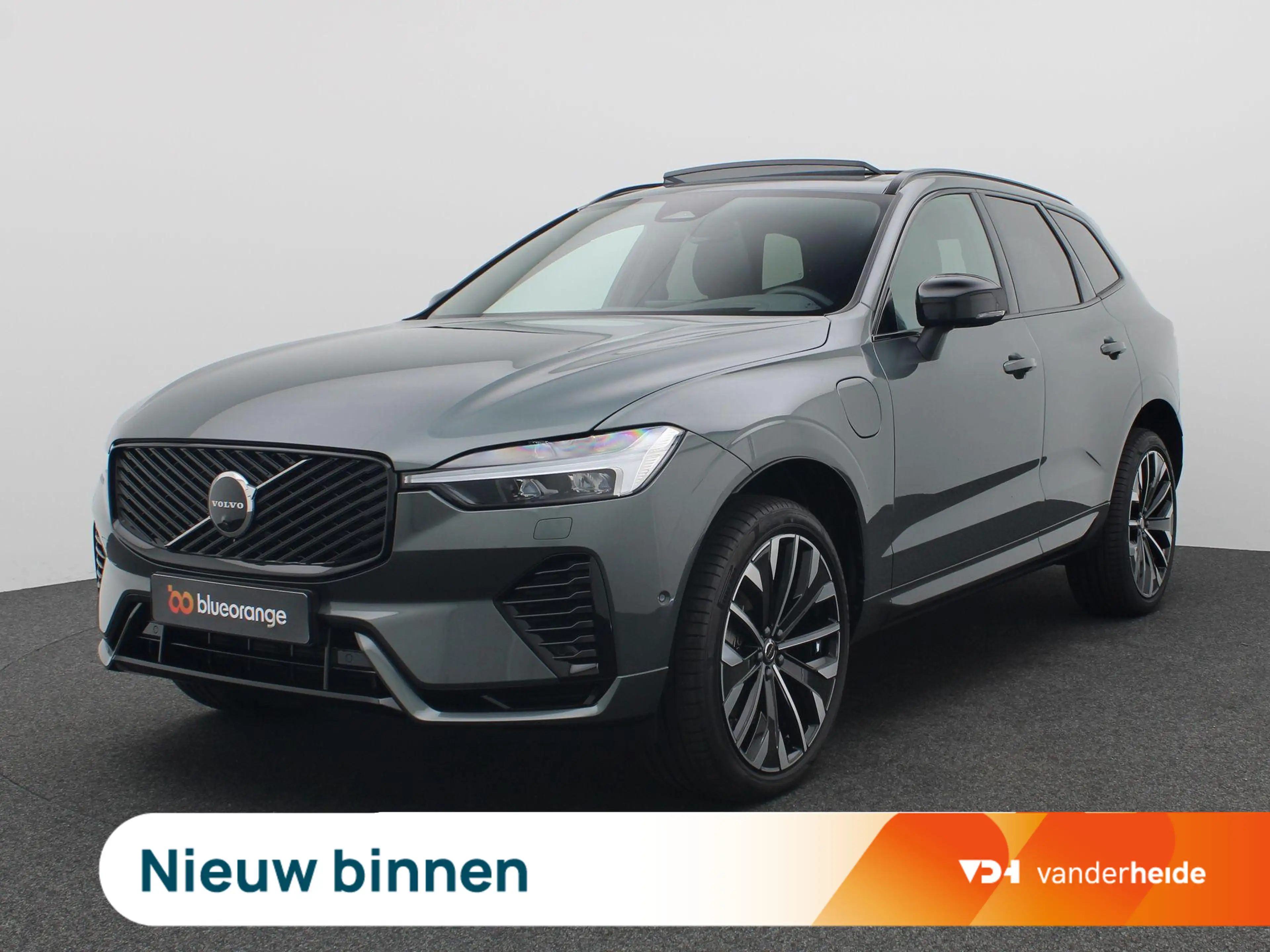 Volvo XC60 2.0 T6 Plug-in hybrid AWD Plus Dark 355PK Aut. Pan