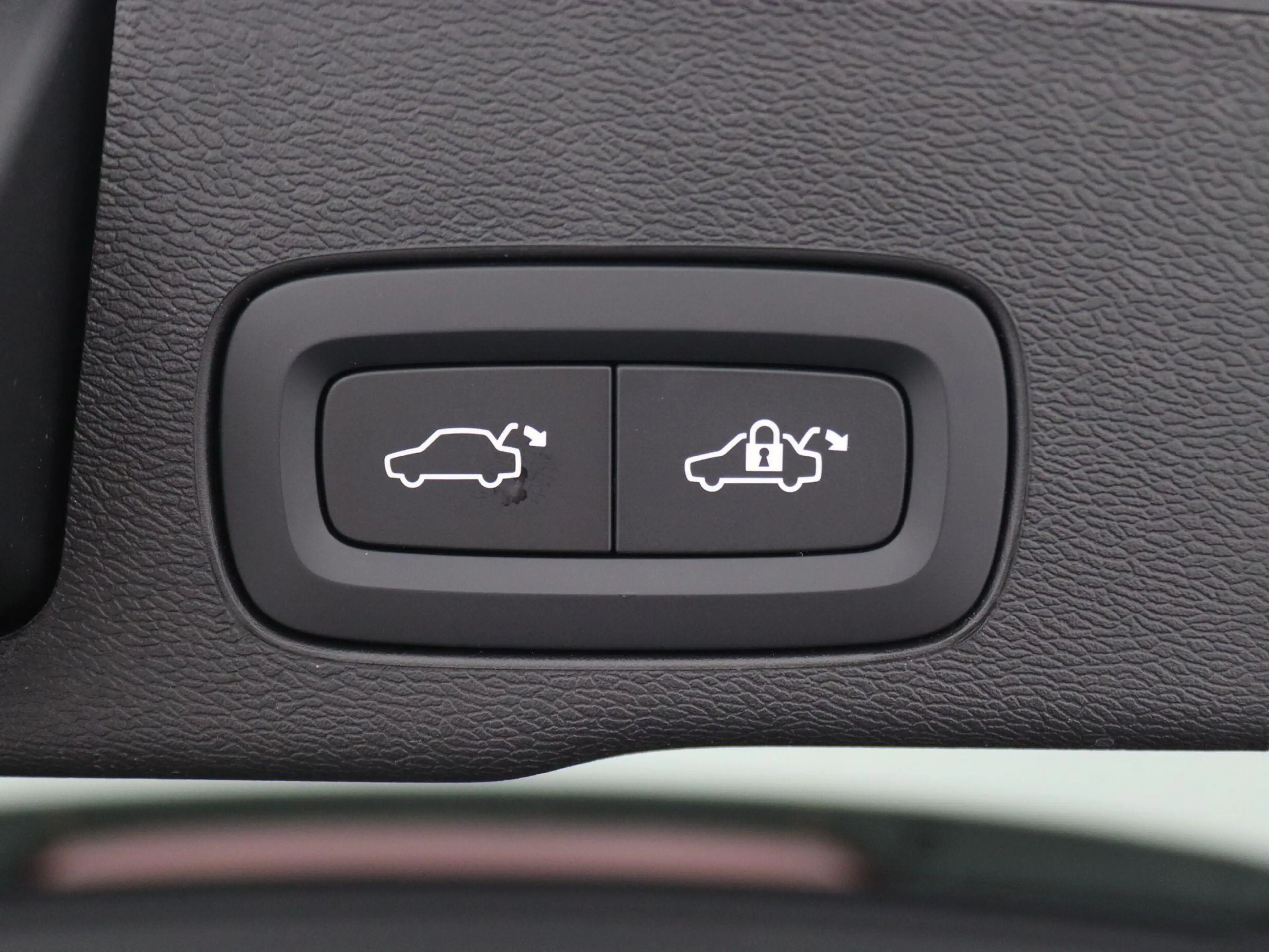 Volvo XC60 2.0 T6 Plug-in hybrid AWD Plus Dark 355PK Aut. Pan — photo 46