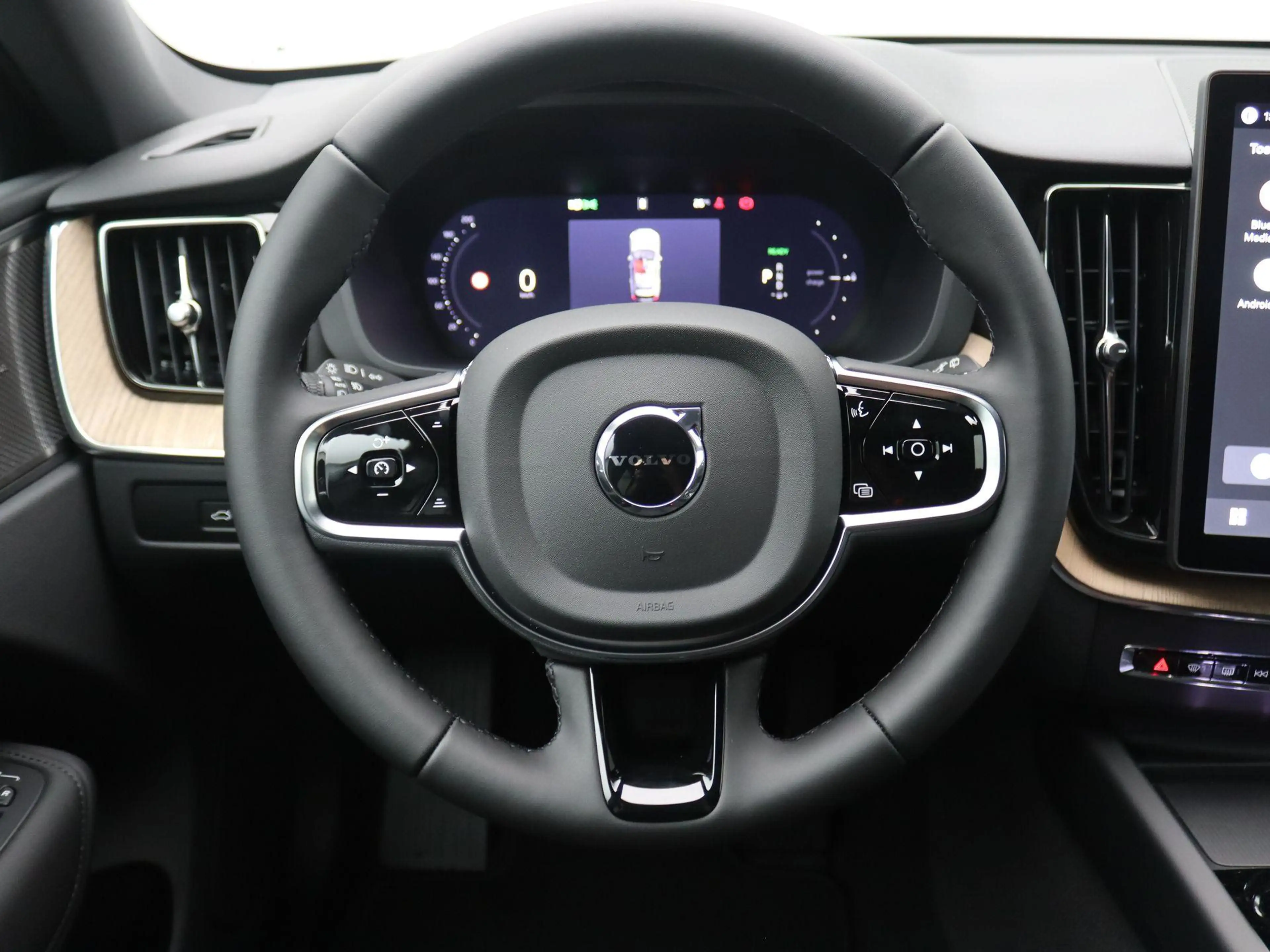 Volvo XC60 2.0 T6 Plug-in hybrid AWD Plus Dark 355PK Aut. Pan — photo 18