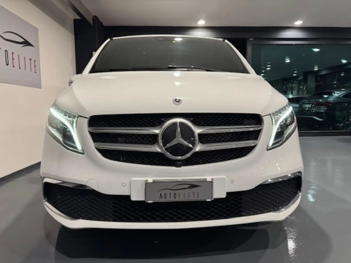 Mercedes-Benz V 300 d Automatic 4Matic Premium Long Weiß - 2