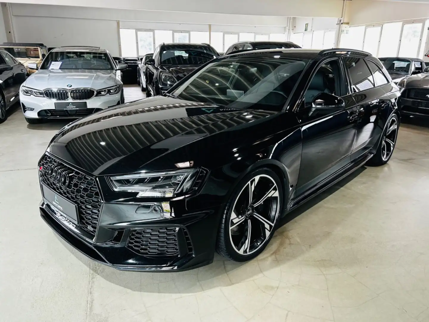 Audi RS4 Avant 2.9 TFSI quattro*Carbon*RS-Aga*B&O* Schwarz - 2