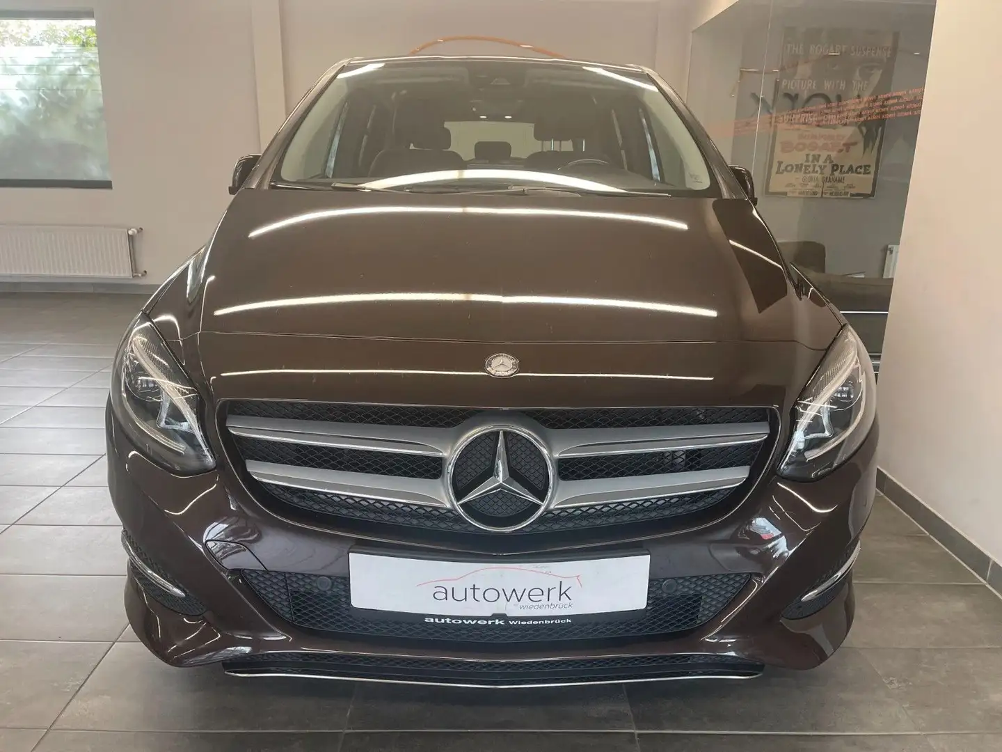Mercedes-Benz B 200 d Urban*AUT./Leder/ALU/LED/Klima/Navi/PDC* Brun - 2