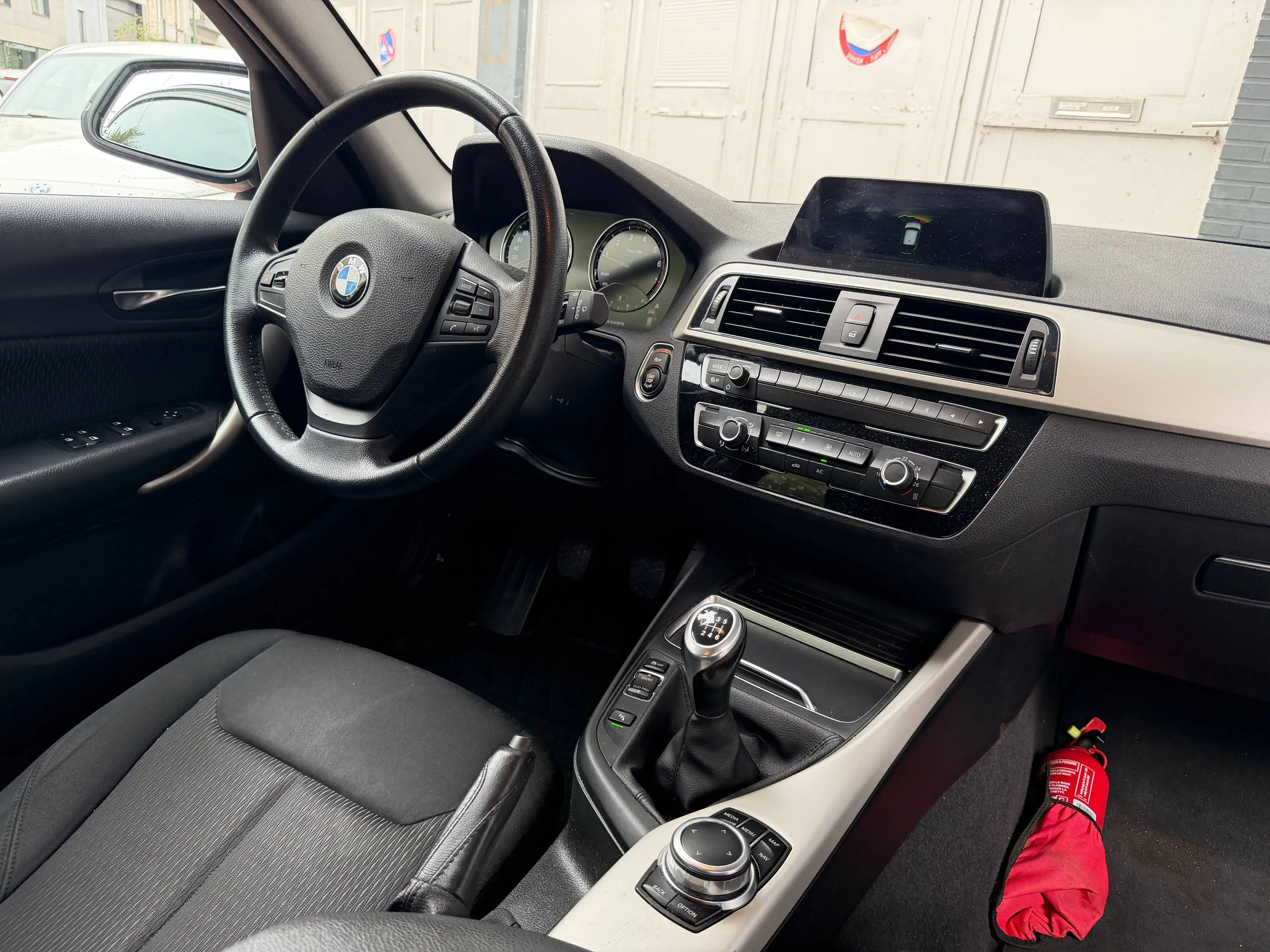 BMW 118 Garantie - Kit hiver Extra Inclus - Euro 6 - 2018 - FACELIFT - Navigation — photo 11