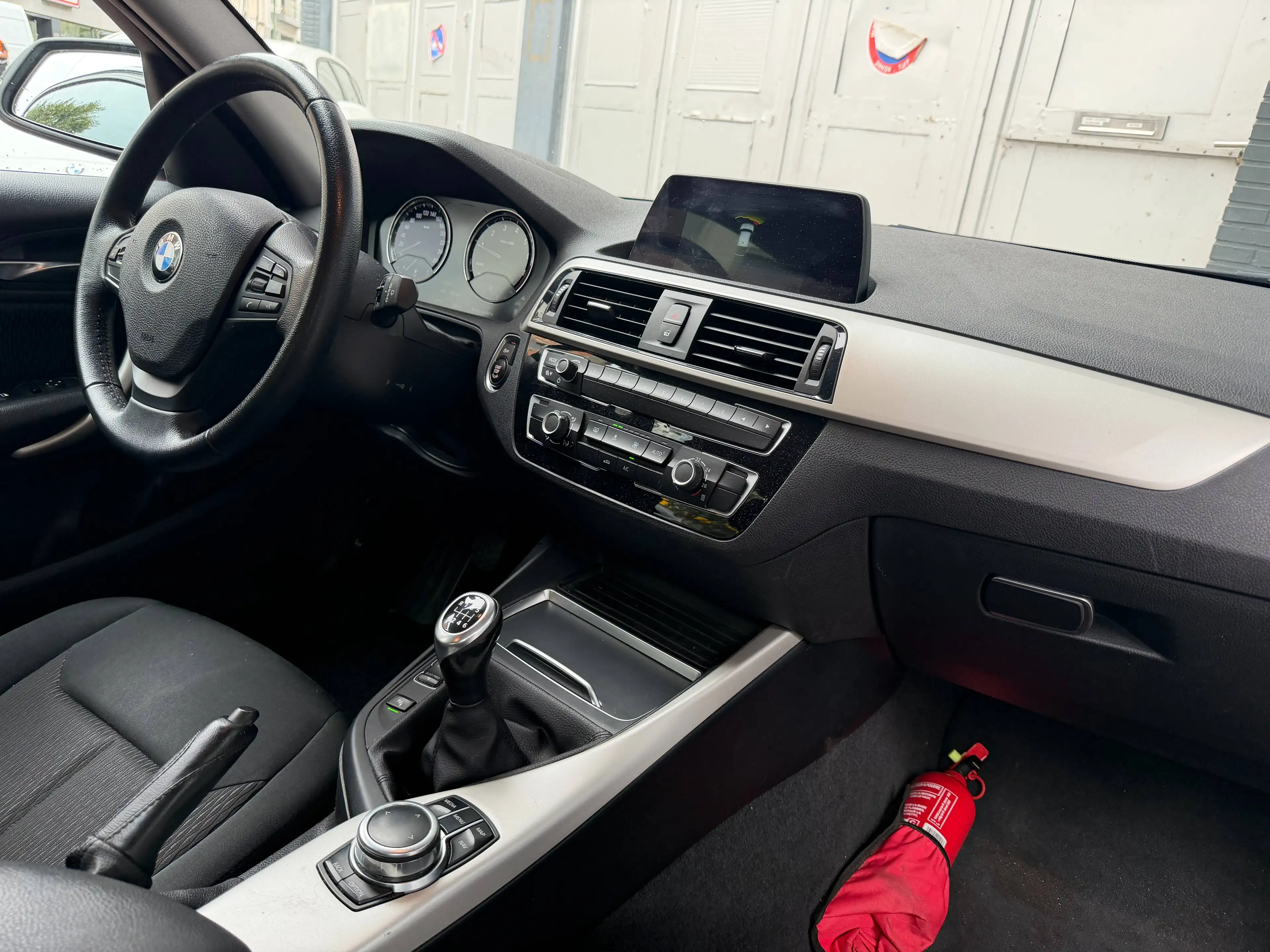 BMW 118 Garantie - Kit hiver Extra Inclus - Euro 6 - 2018 - FACELIFT - Navigation — photo 9