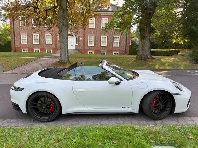 Porsche 992 911 Carrera Cabrio GTS PDK