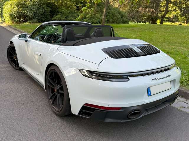 Imagine Porsche 992 911 Carrera Cabrio GTS PDK
