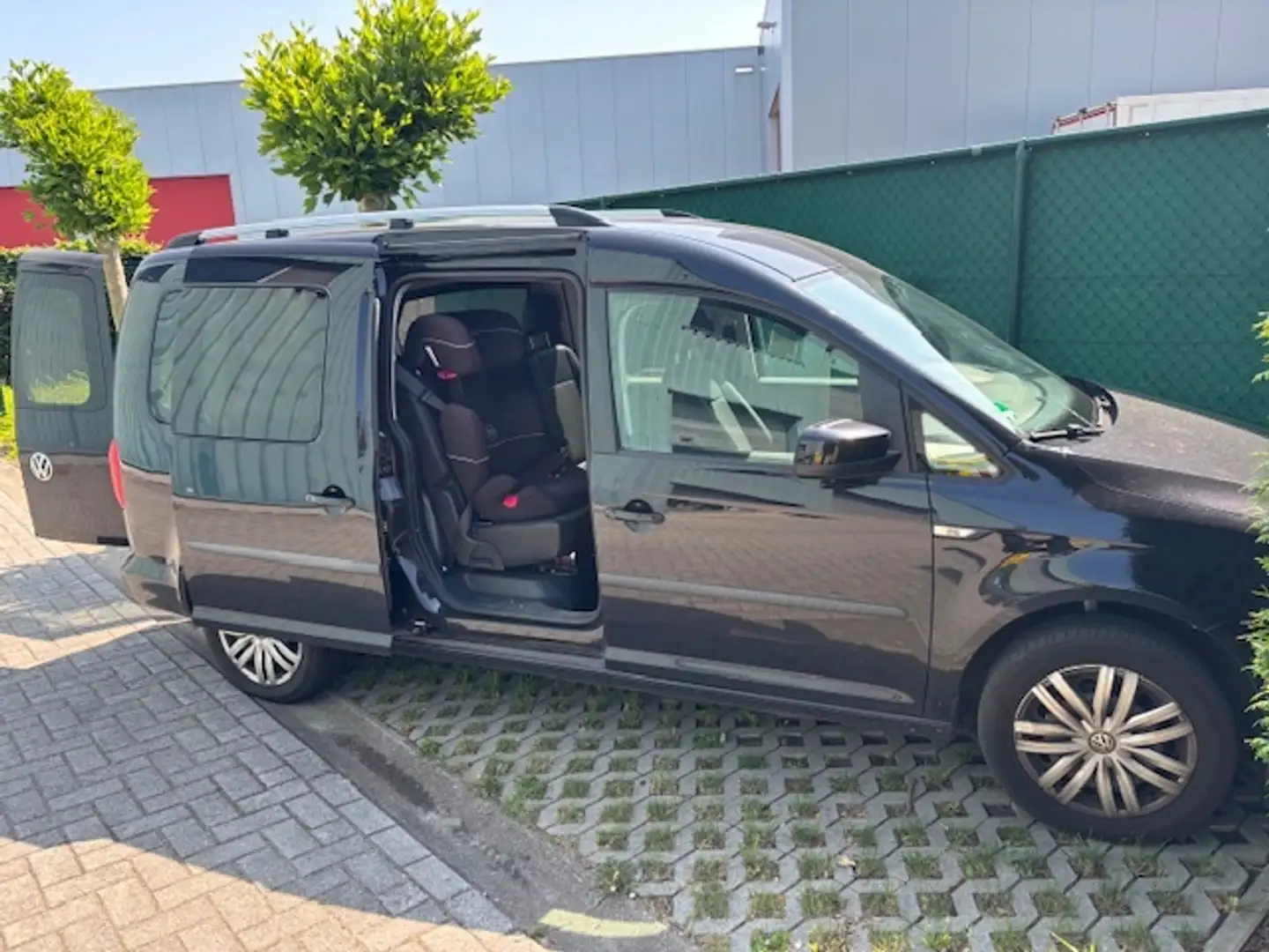 Volkswagen Caddy Caddy 2.0 TDI (5-Si.) DSG XTRA Zwart - 1