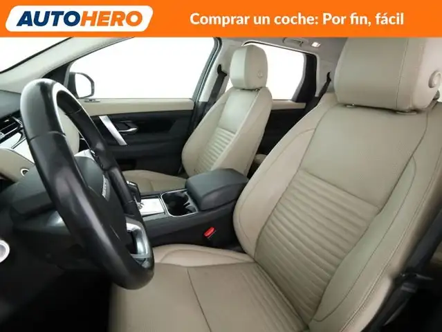 Land Rover Discovery Sport view 11