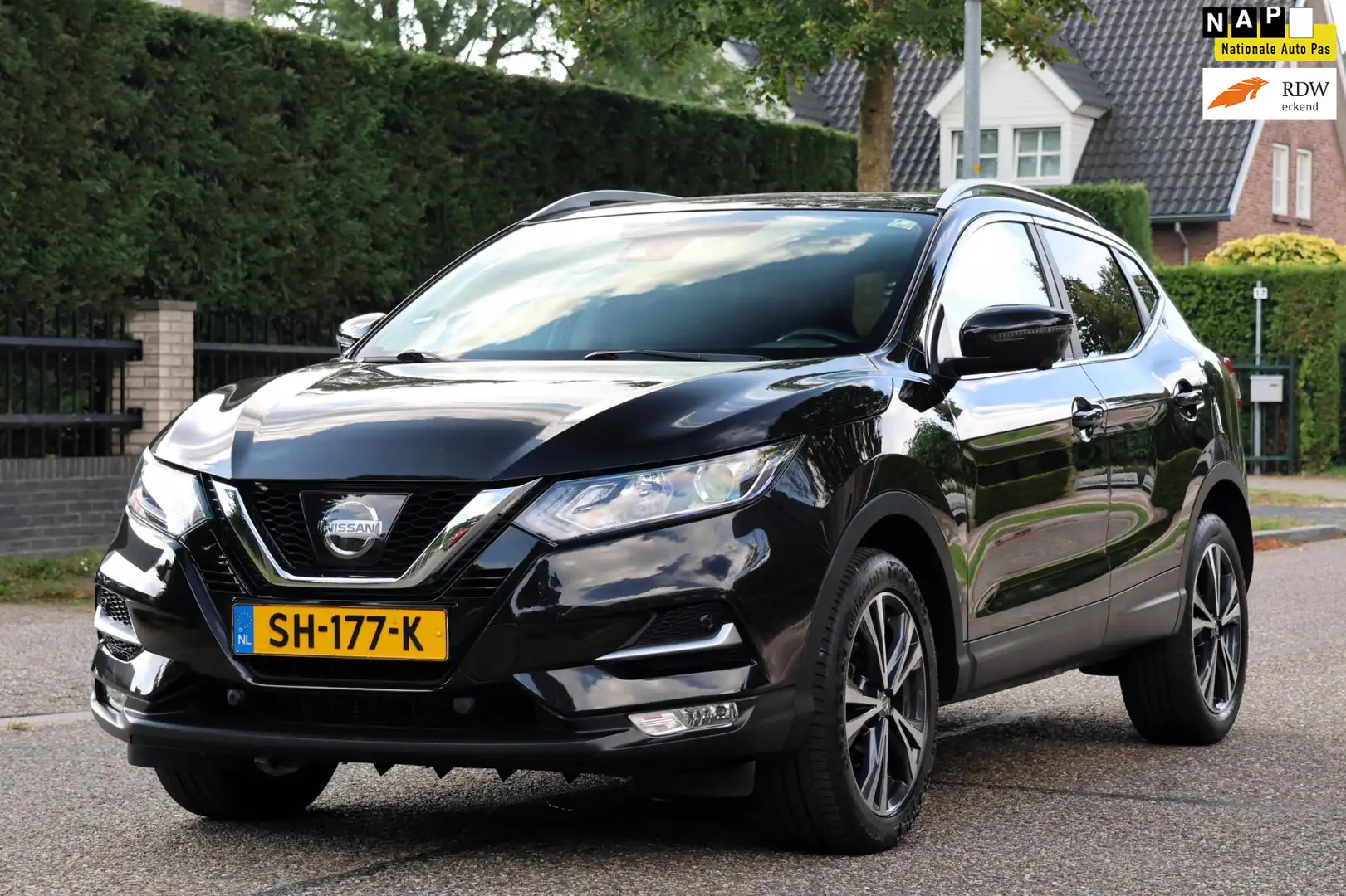 Nissan Qashqai 1.2 N-Connecta | PANO | NAVI | CLIMA | CRUISE | CA Zwart - 1