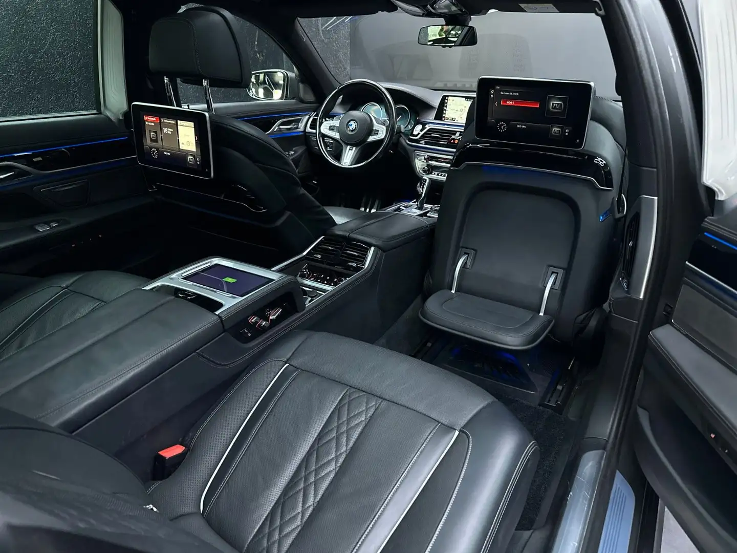 BMW 740 D LONG*M SPORT*4-SITZ*SKY*PANO*TV*360*LASER* Grau - 2