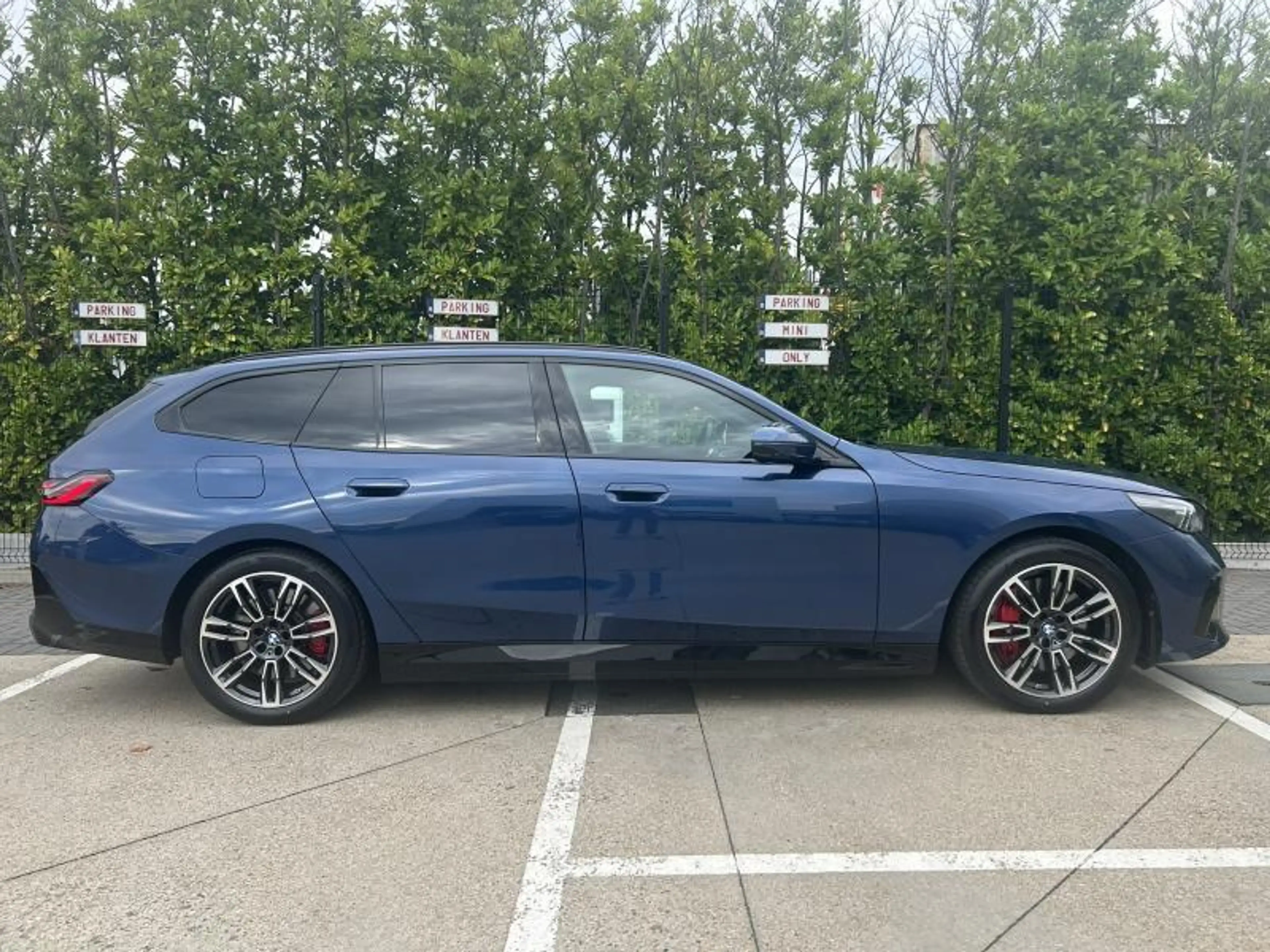 BMW 550 Touring — photo 3