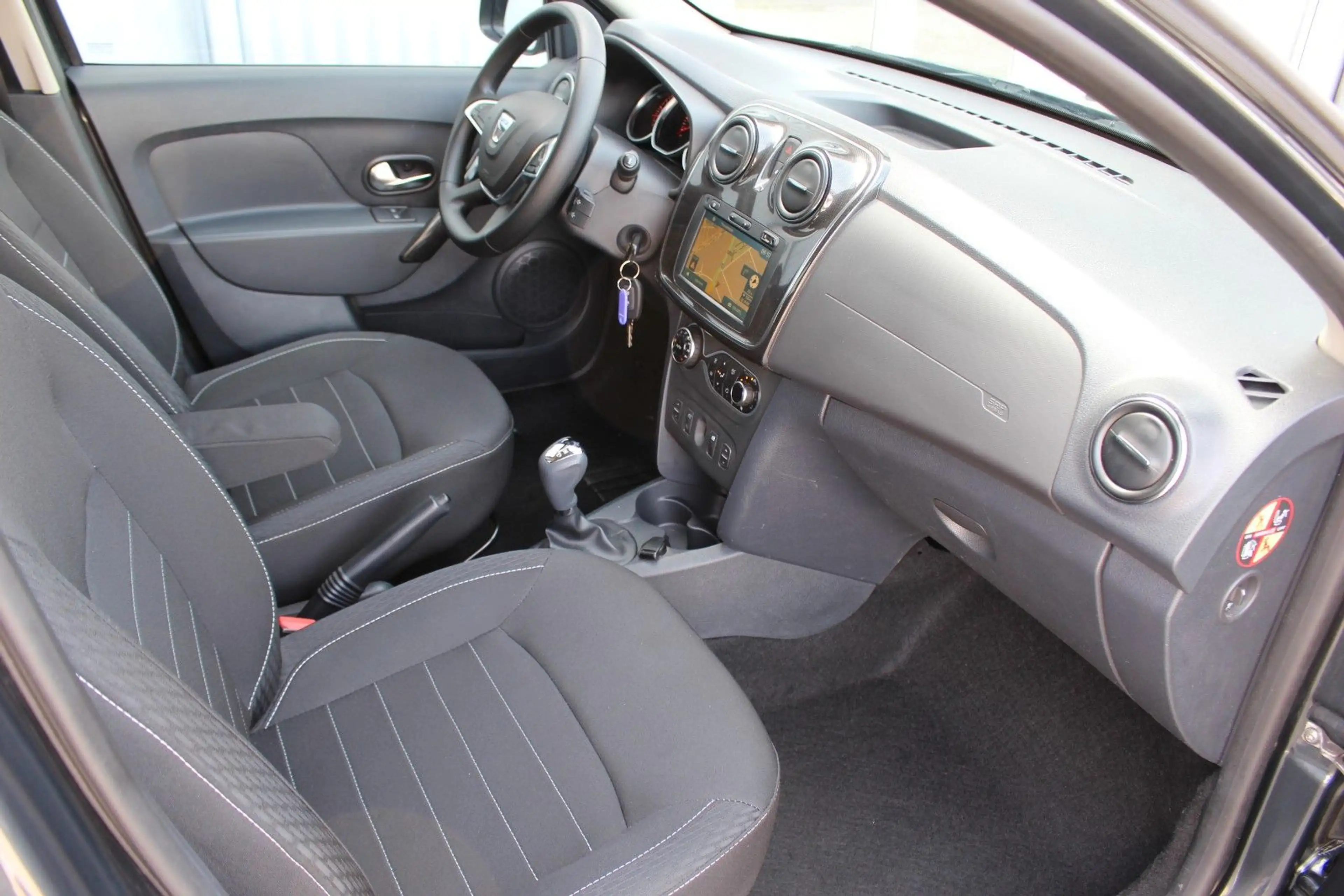 Dacia Logan MCV II Kombi Comfort Automatik+Navi+Kamera — photo 15