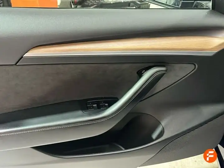 Tesla Model 3 2022, foto 23
