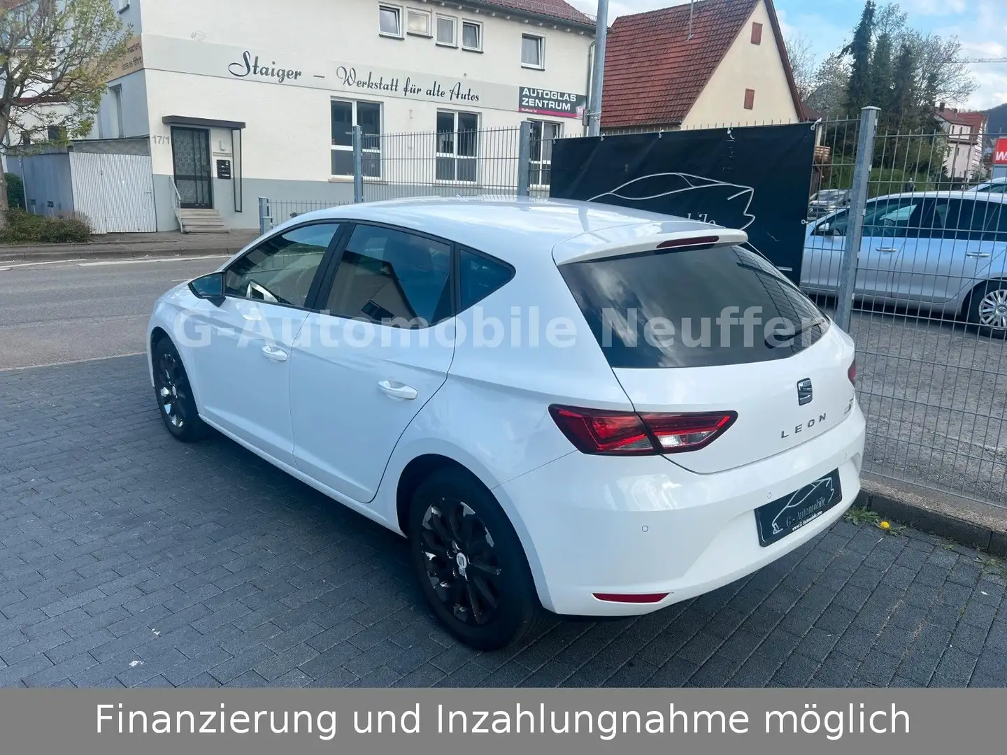 SEAT Leon Style*Navi*LED*PDC*ShZ*ALU*2.Hand*Tempomat Weiß - 2