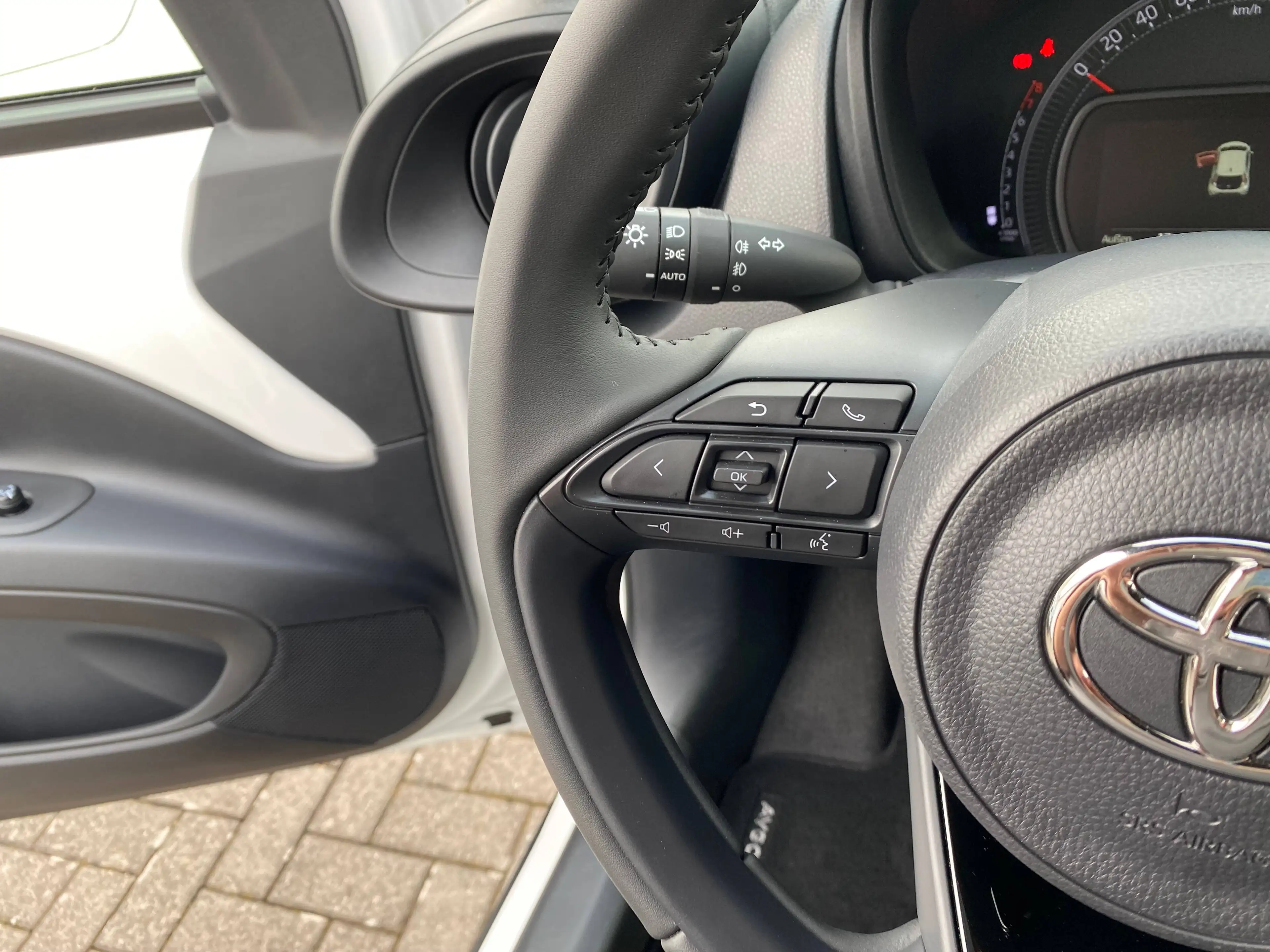 Toyota Aygo 17ALU*APPLE&ANDROID*KLIMAAT*RÜCKFAHRKAMERA*Sihz — photo 17