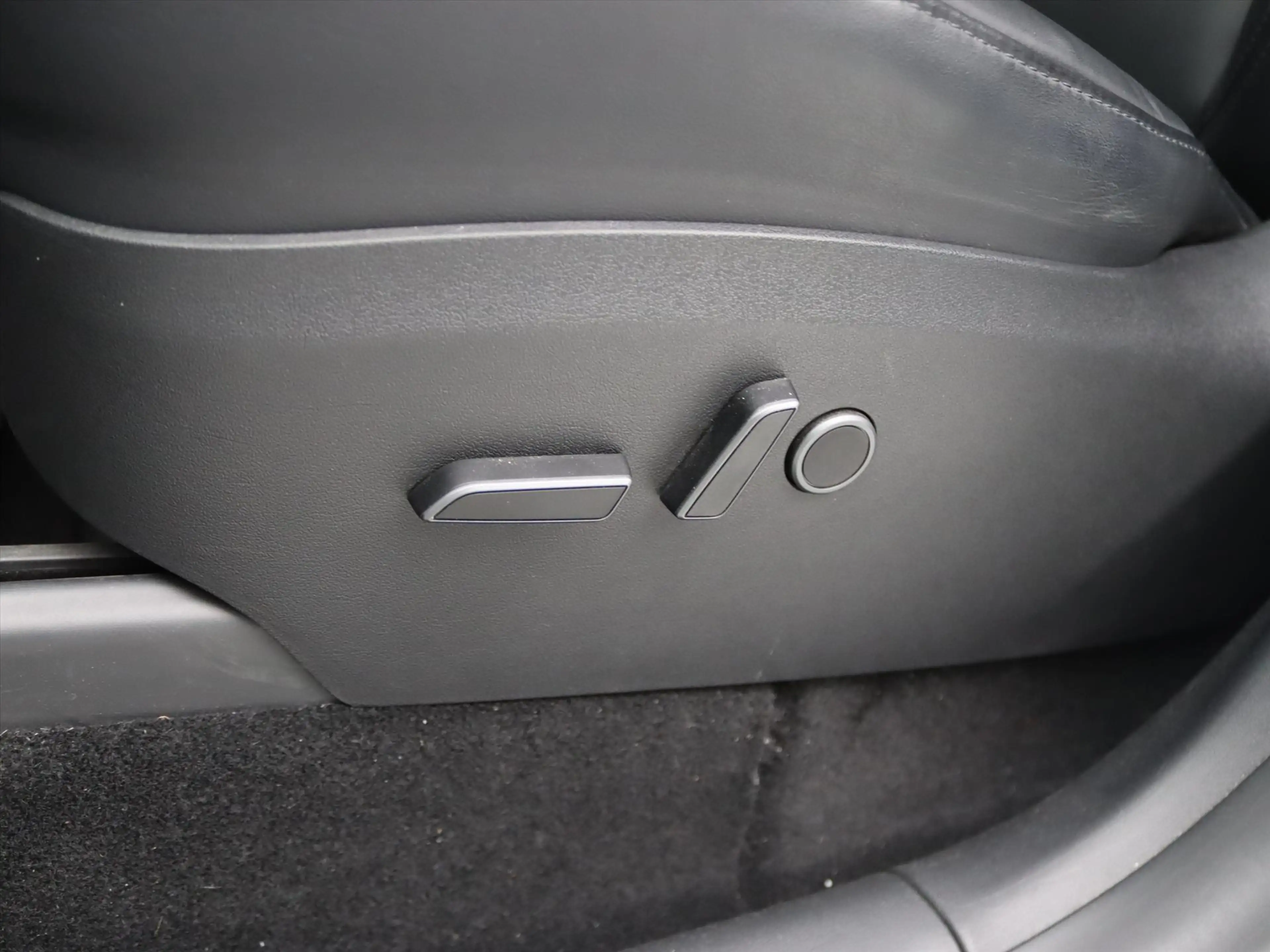 Tesla Model Y Long Range AWD 75kWh 351pk 91.8% SoH [ TREKHAAK+AM — photo 19
