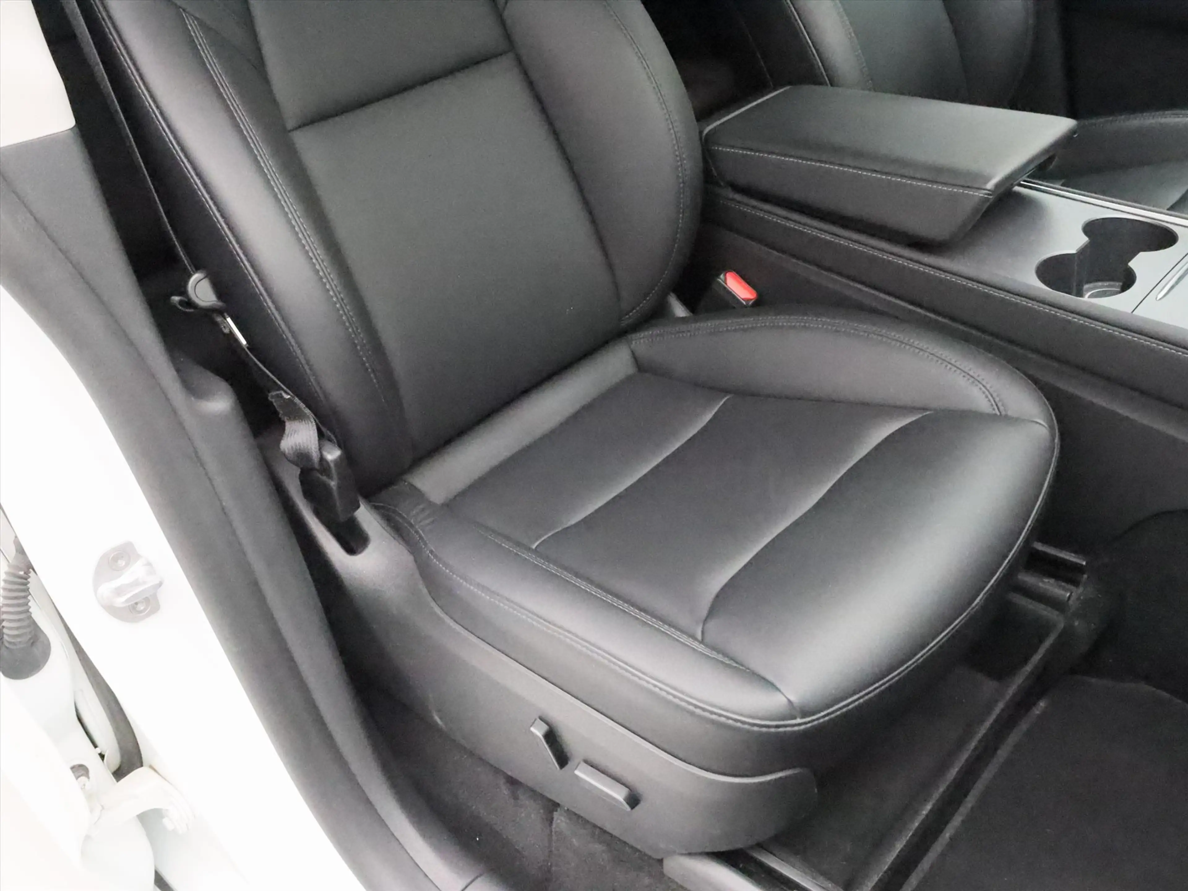 Tesla Model Y Long Range AWD 75kWh 351pk 91.8% SoH [ TREKHAAK+AM — photo 17