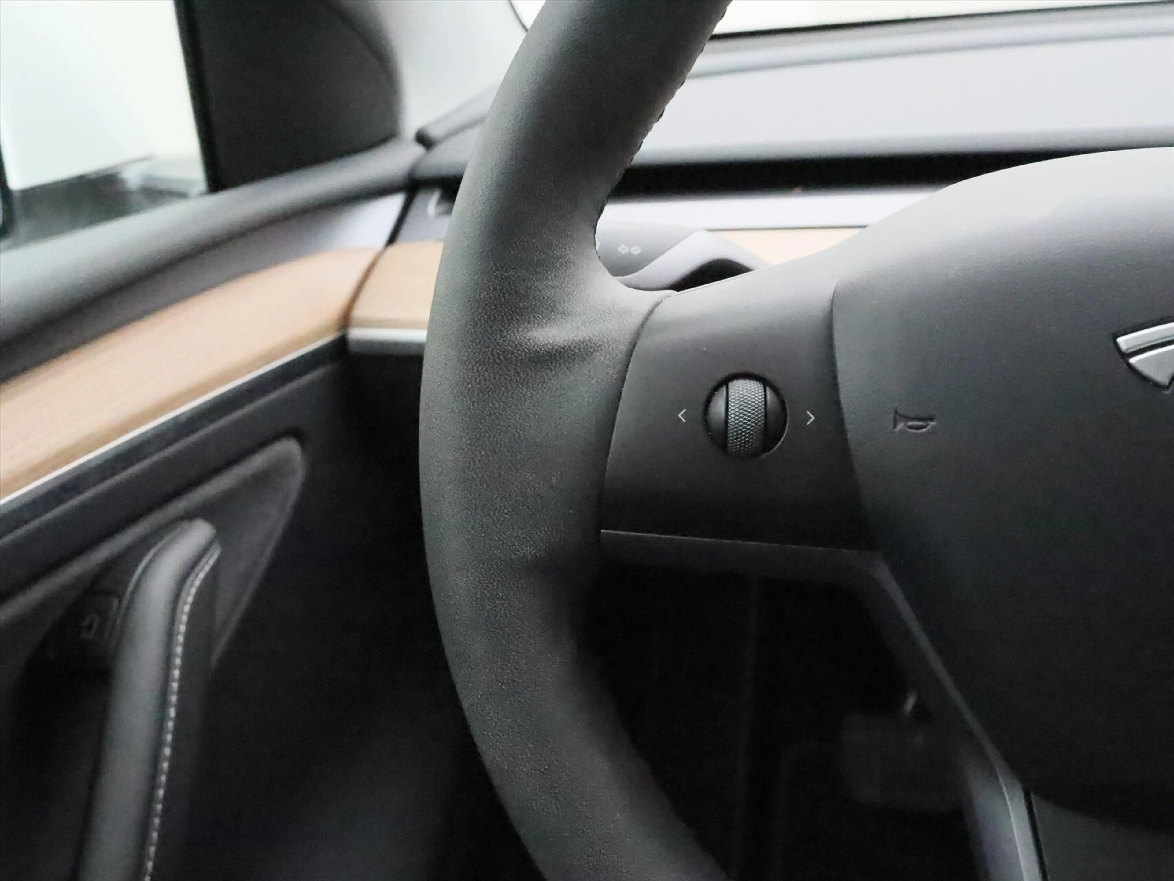 Tesla Model Y Long Range AWD 75kWh 351pk 91.8% SoH [ TREKHAAK+AM — photo 22