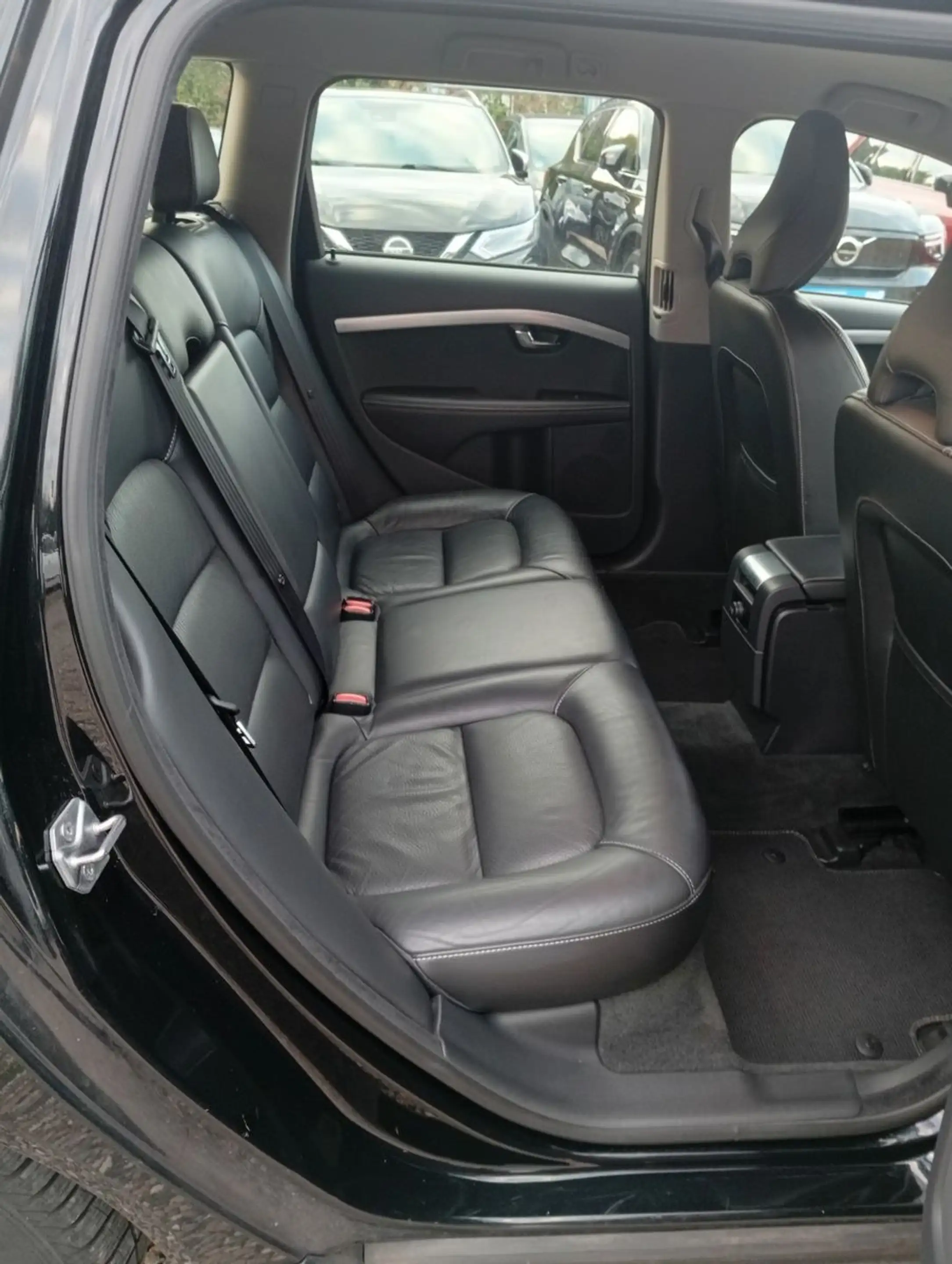 Volvo V70 D3 Black Edition.Automatik.Klima.Navi.Leder. — photo 14