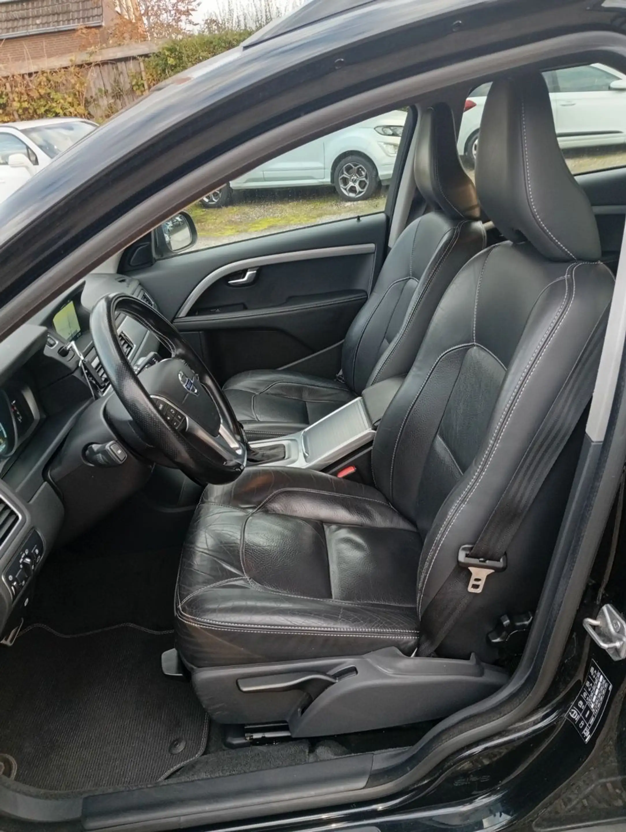 Volvo V70 D3 Black Edition.Automatik.Klima.Navi.Leder. — photo 12