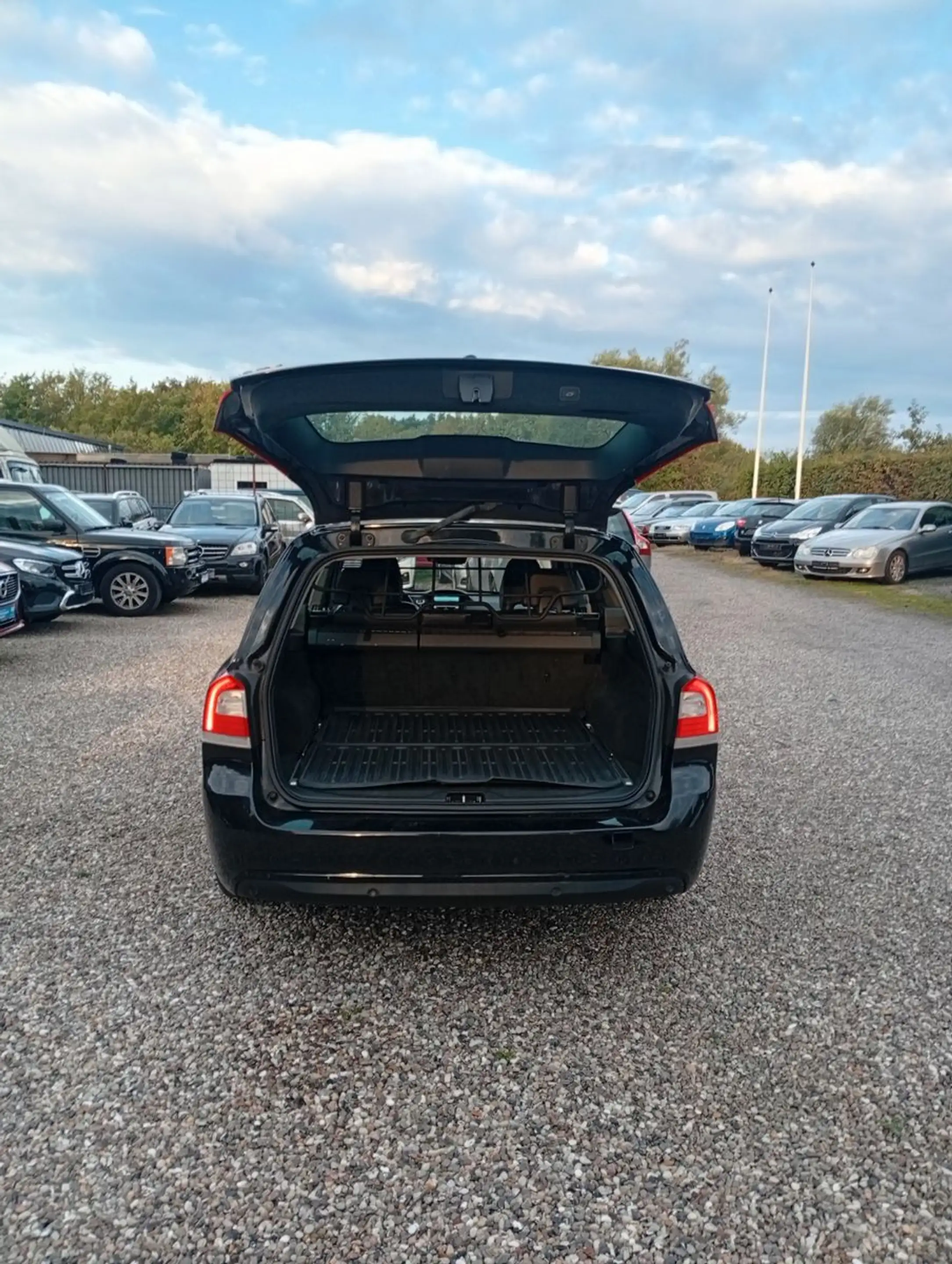 Volvo V70 D3 Black Edition.Automatik.Klima.Navi.Leder. — photo 8