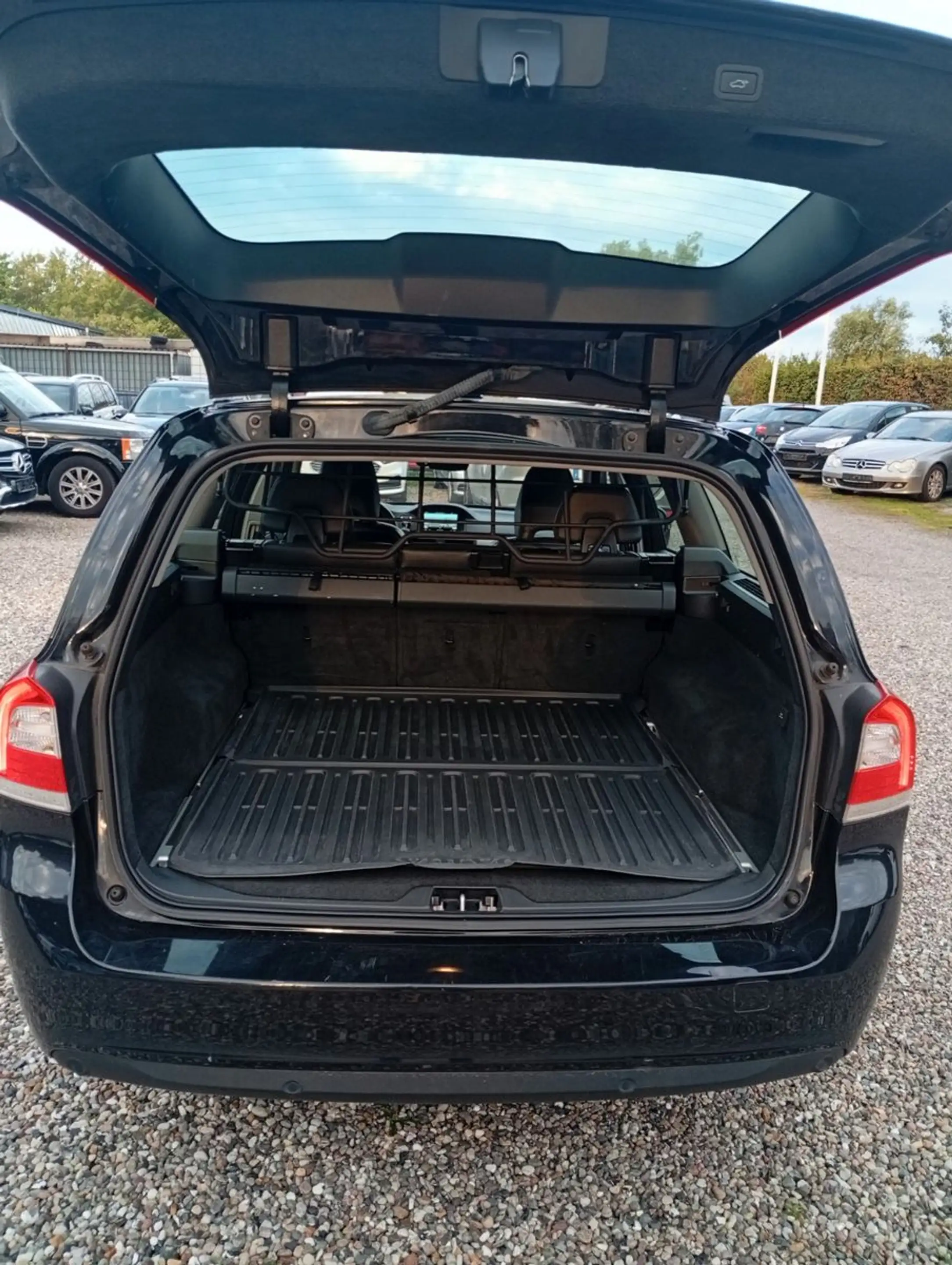 Volvo V70 D3 Black Edition.Automatik.Klima.Navi.Leder. — photo 9