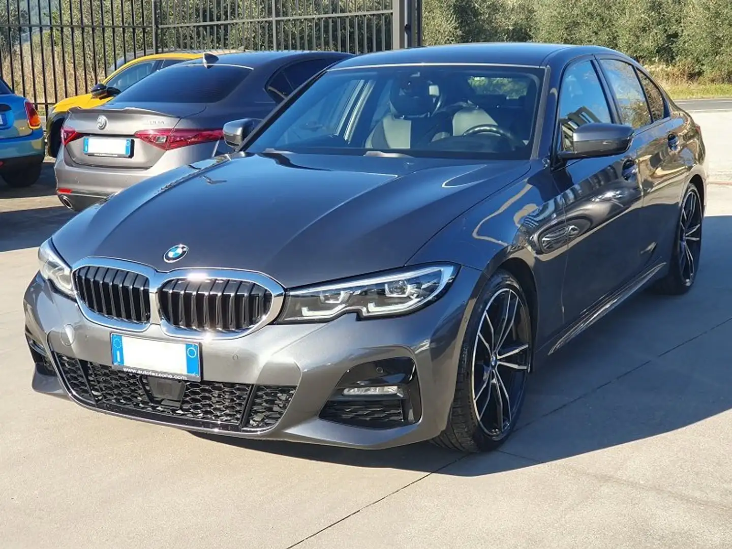 BMW 320 d 190CV Auto M SPORT LED NAVI 8.8" PELLE PARK CAM Grigio - 2